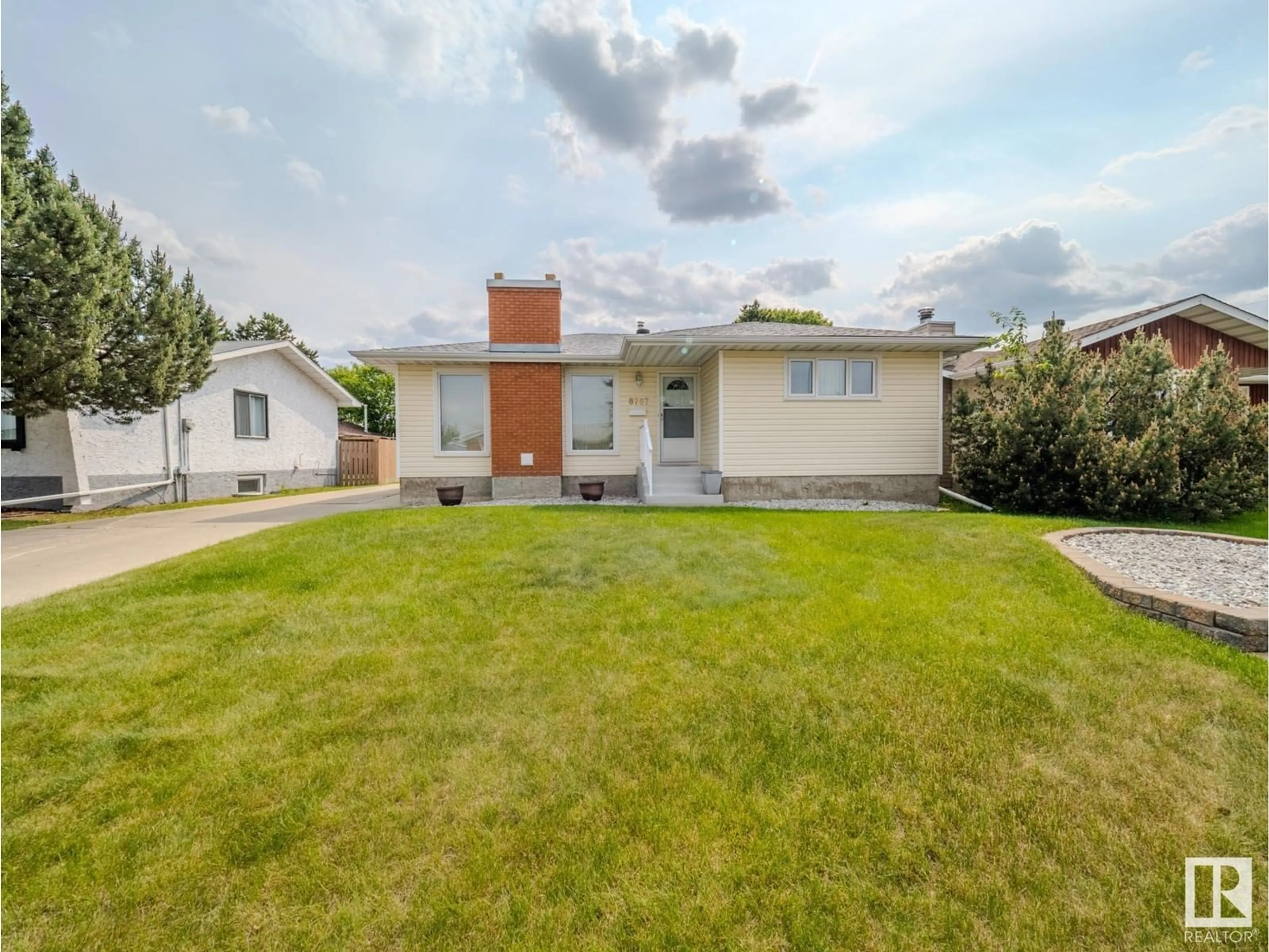 Unknown for 8707 16 AV, Edmonton Alberta T6K2A4