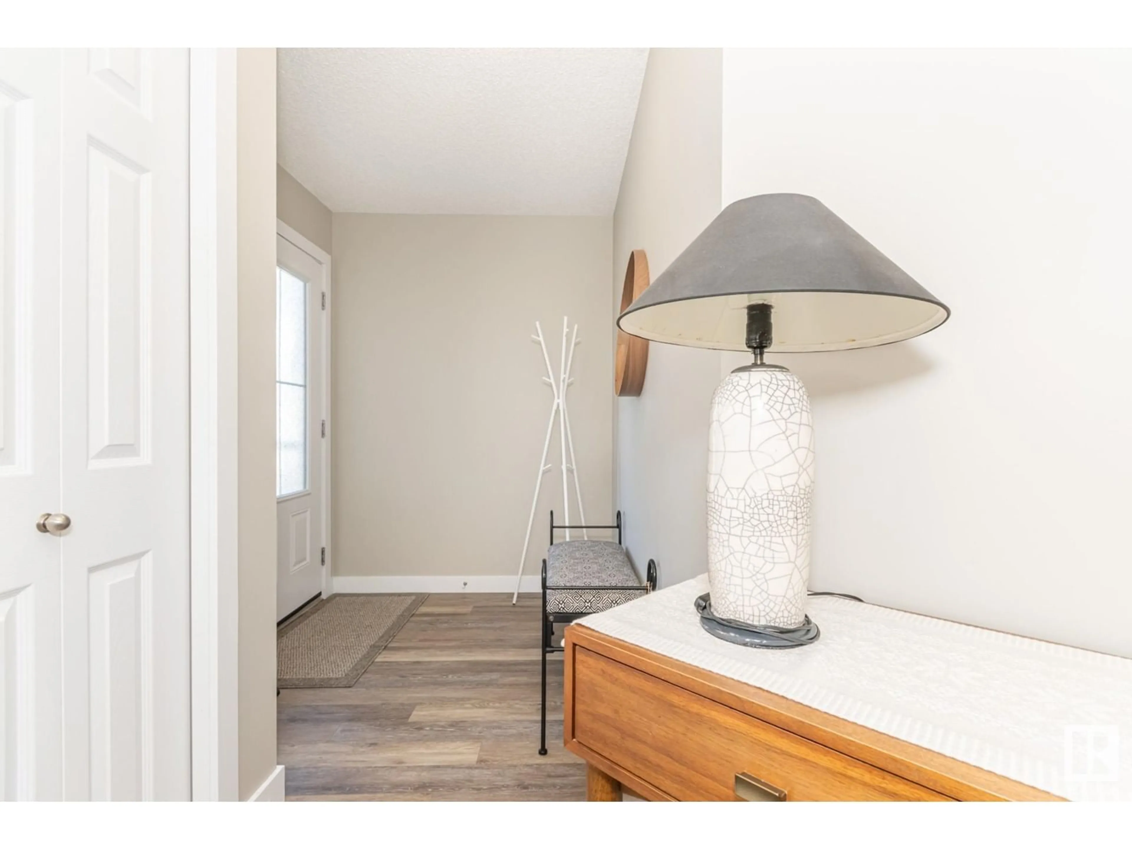 Indoor entryway for 1537 GRAYDON HILL SW, Edmonton Alberta T6W3C7