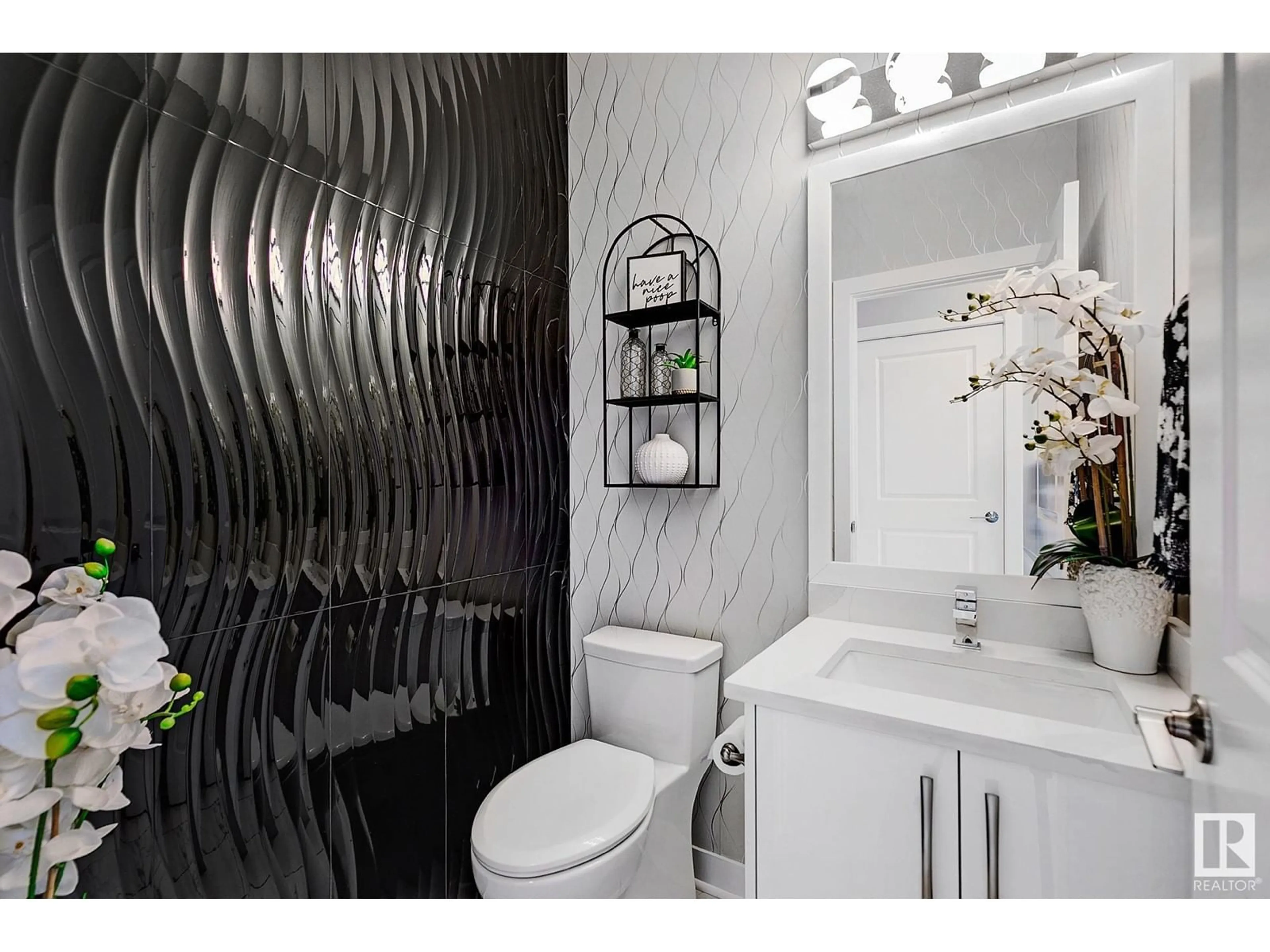 Contemporary bathroom, ceramic/tile floor for 1081 EATON RD, Edmonton Alberta T6M1M9