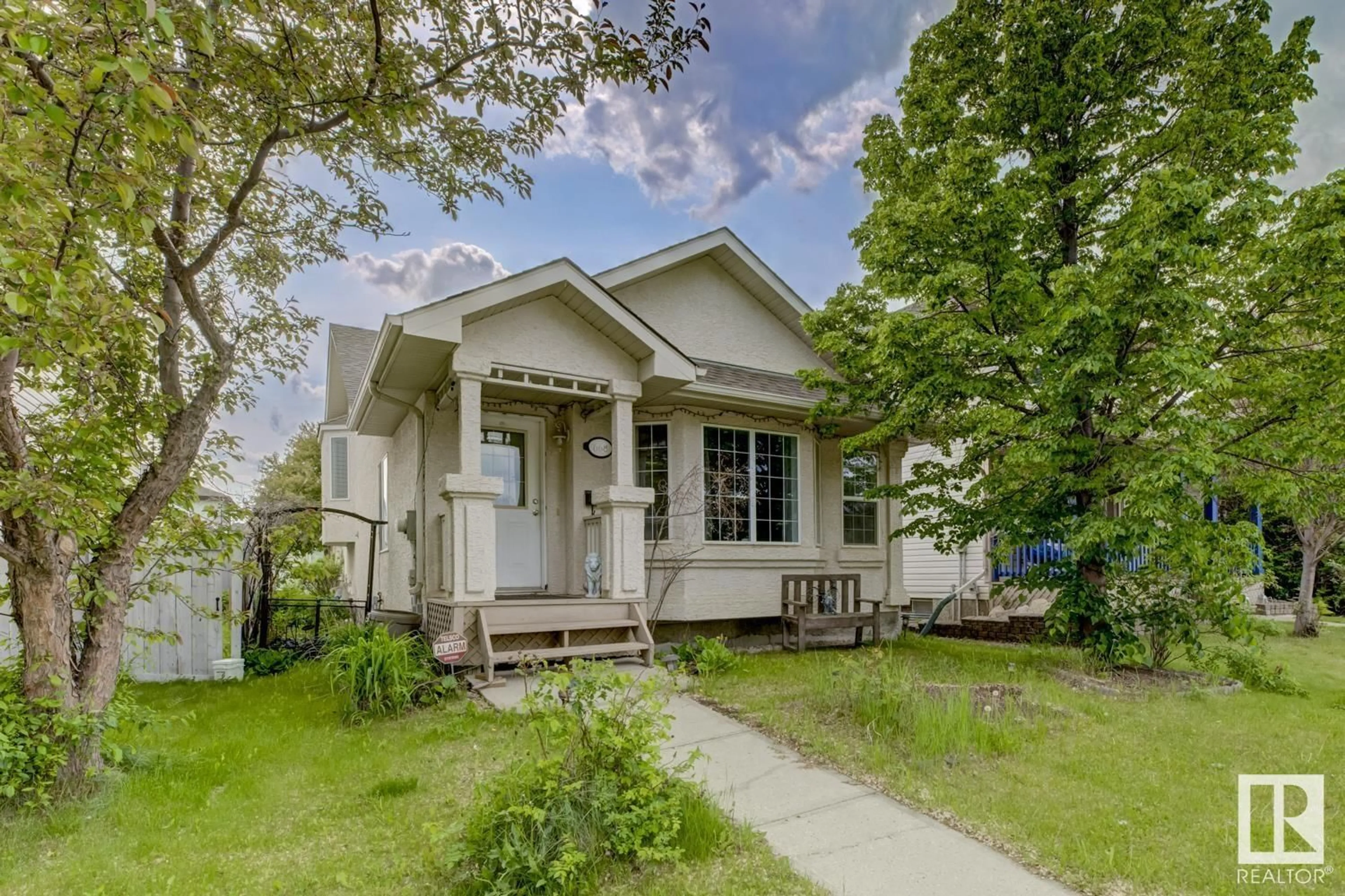 Home with vinyl exterior material, street for 668 GLENWRIGHT CR, Edmonton Alberta T5T6K5