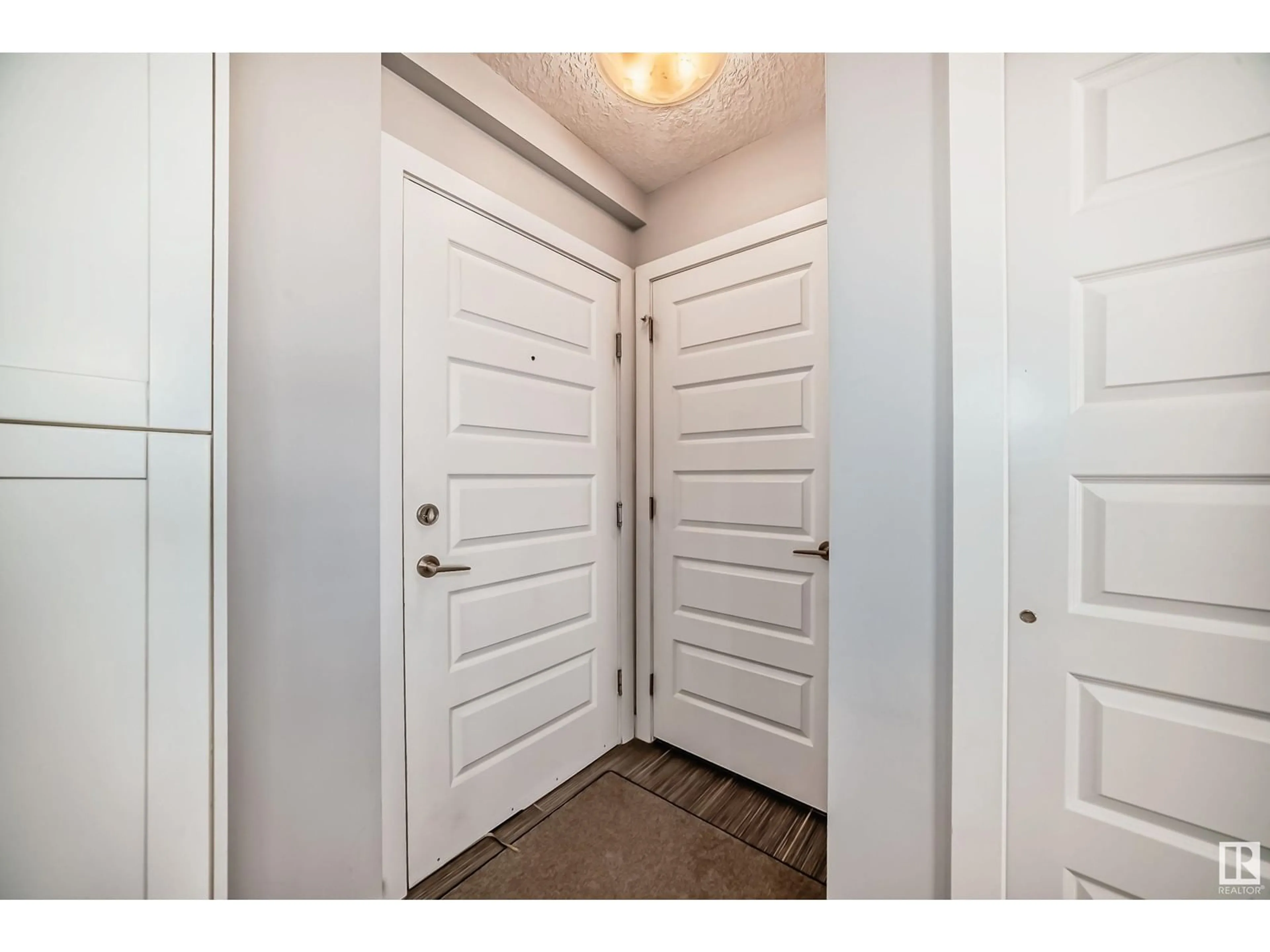 Indoor entryway for 5151 - 928 WINDERMERE BV, Edmonton Alberta T6W2K4