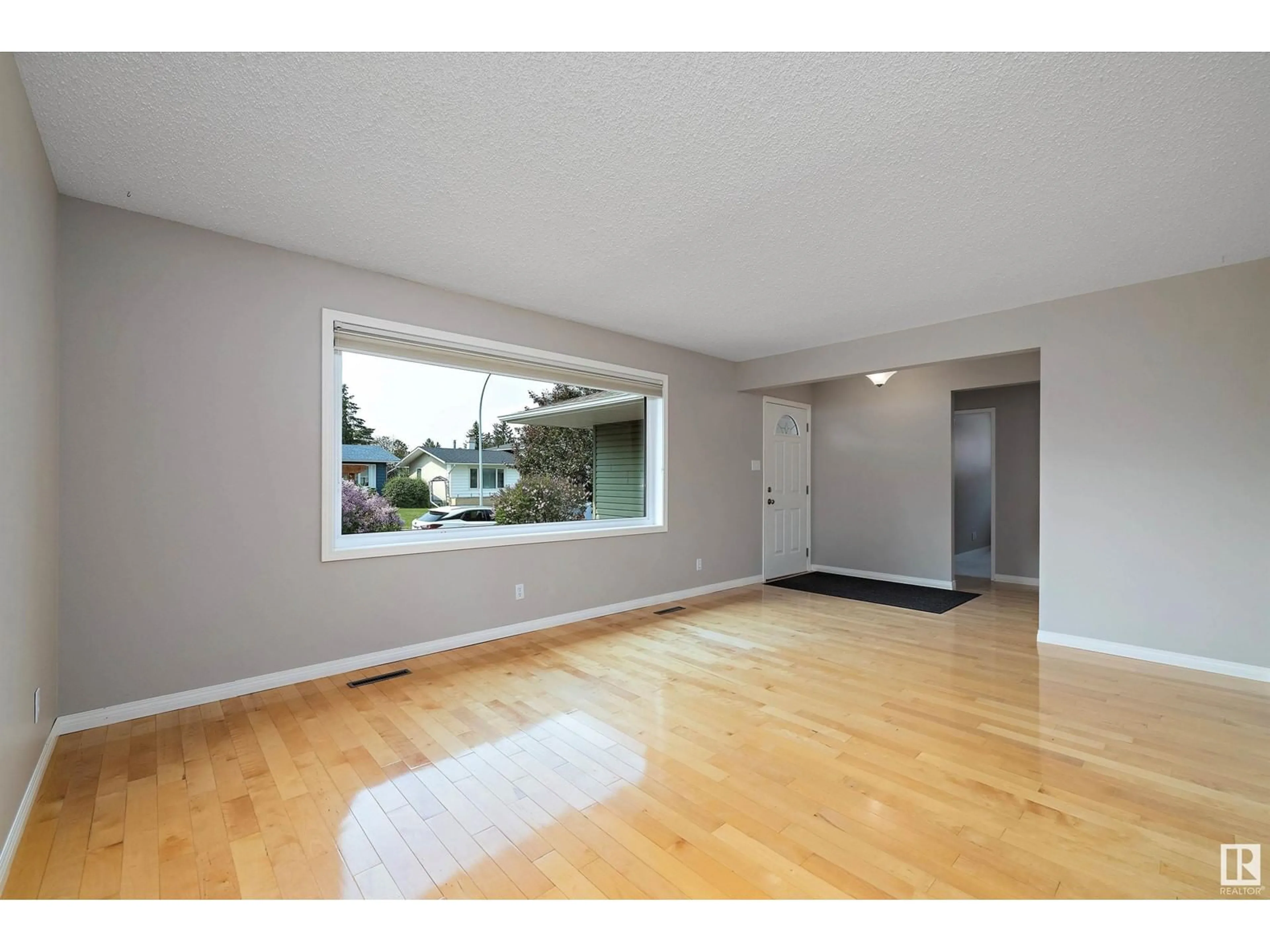 A pic of a room for 11716 39 AV, Edmonton Alberta T6J0M9