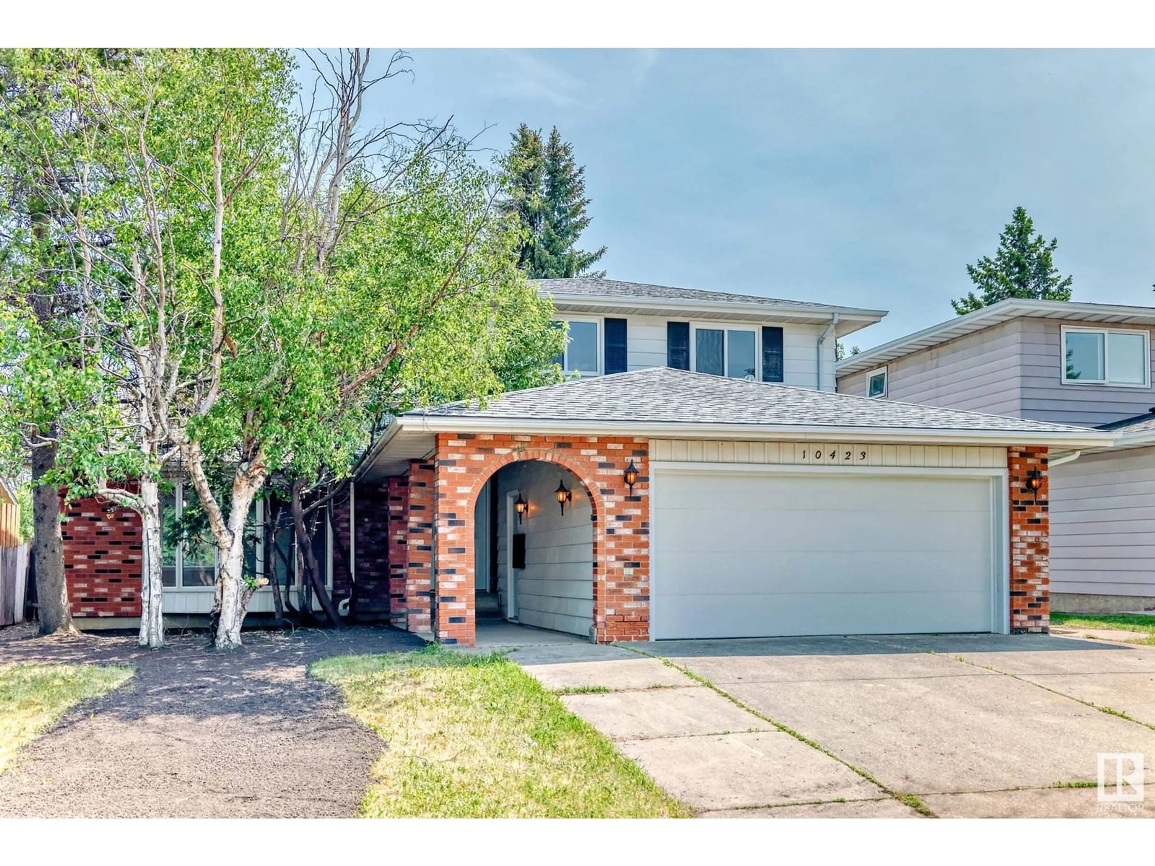 Unknown for 10423 35 AV, Edmonton Alberta T6J2M8