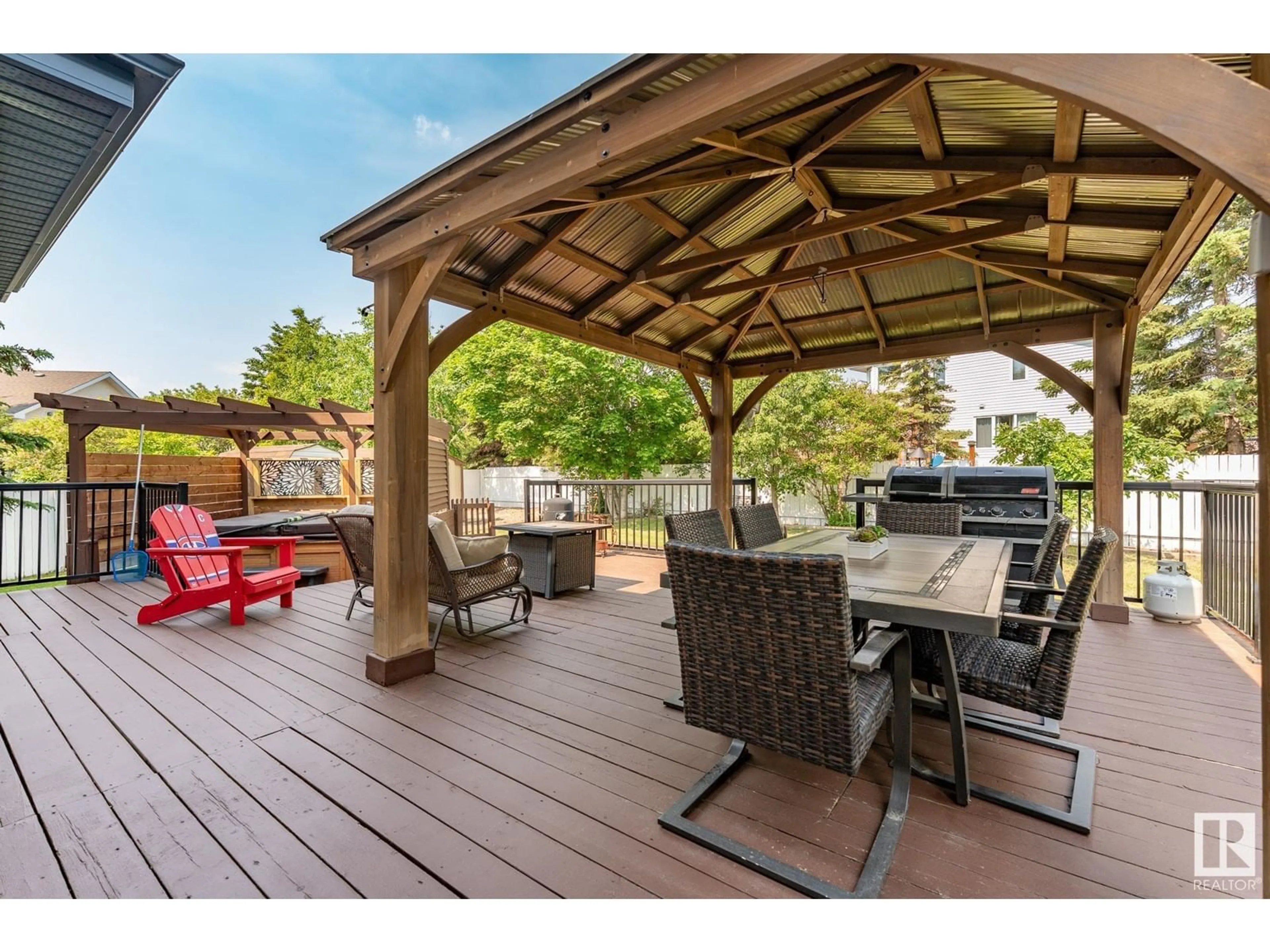 Patio, water/lake/river/ocean view for 91 COURTENAY TC, Sherwood Park Alberta T2P2M7