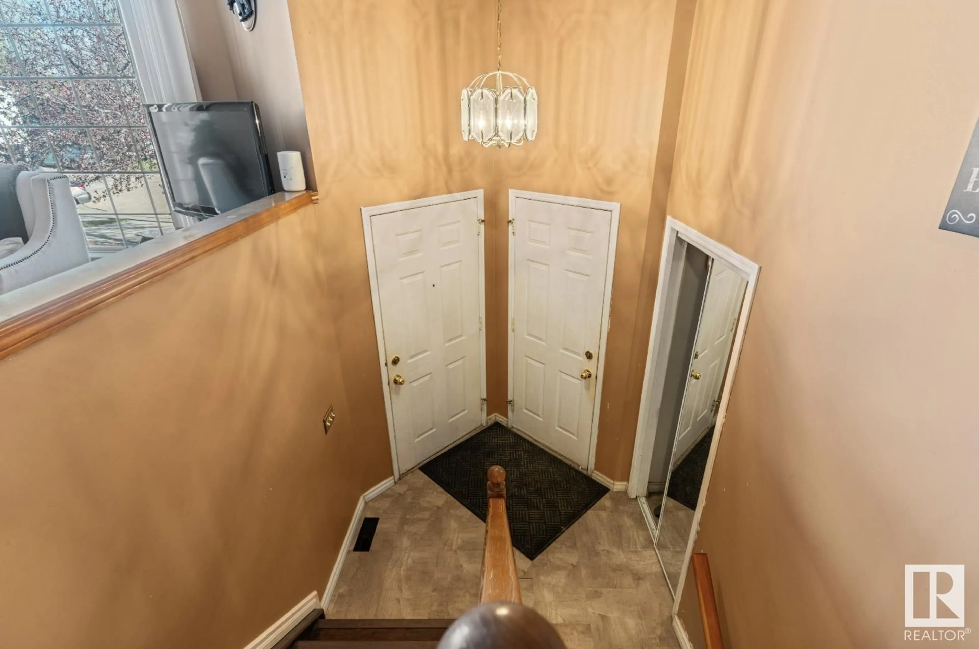 Unknown for 4030 37A AVENUE, Edmonton Alberta T6L7A1