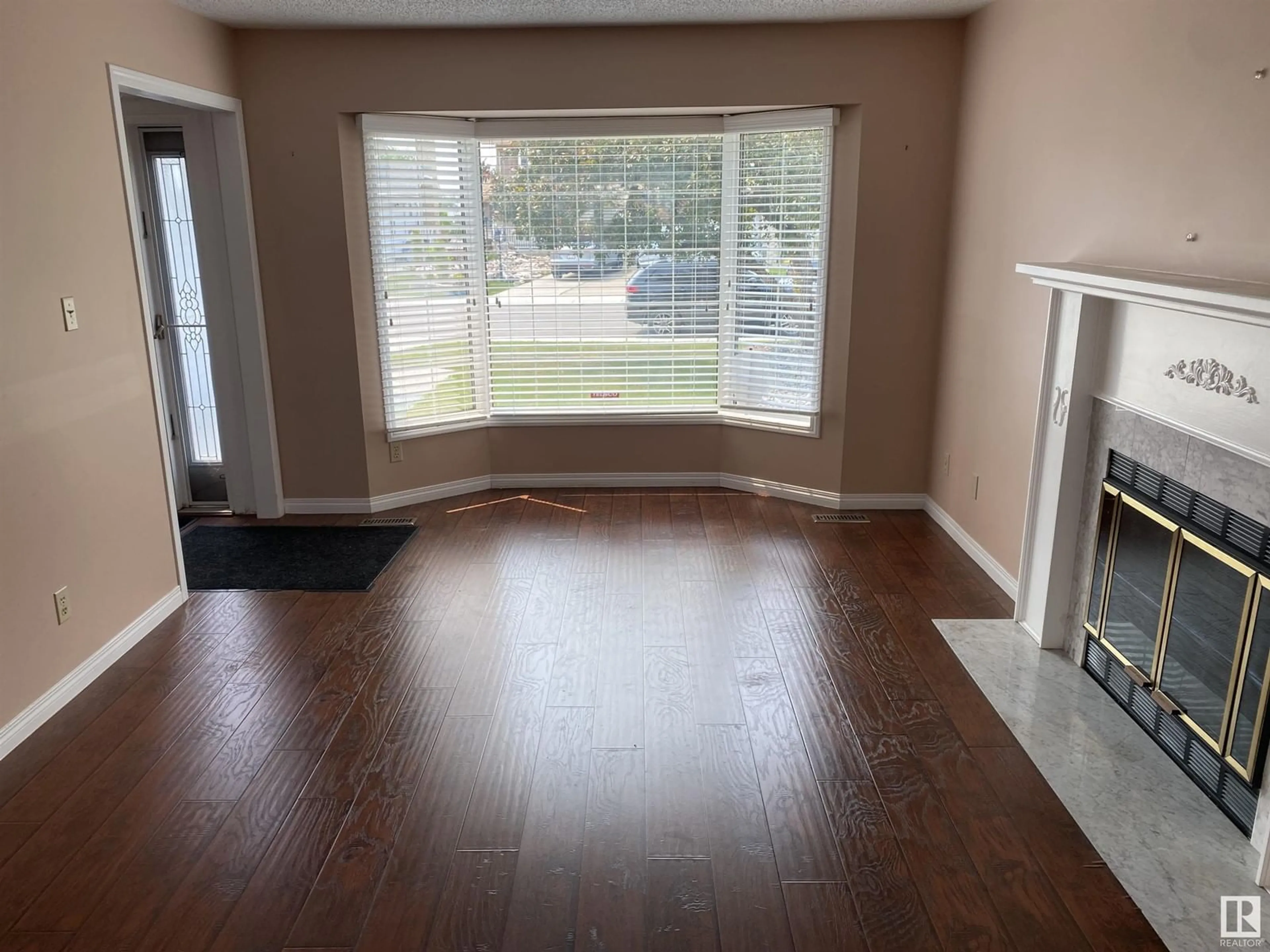 A pic of a room for NW - 27 CASTLE KEEP KE, Edmonton Alberta T5X5K6