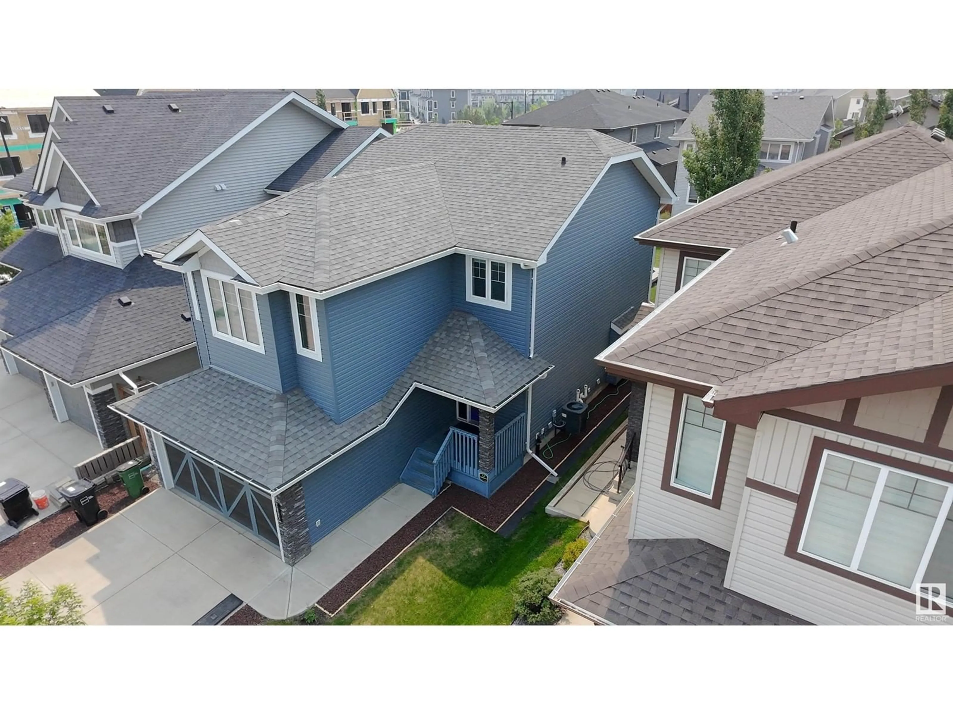 A pic from outside/outdoor area/front of a property/back of a property/a pic from drone, street for SW - 3805 CLAXTON CL, Edmonton Alberta T6W1Y5