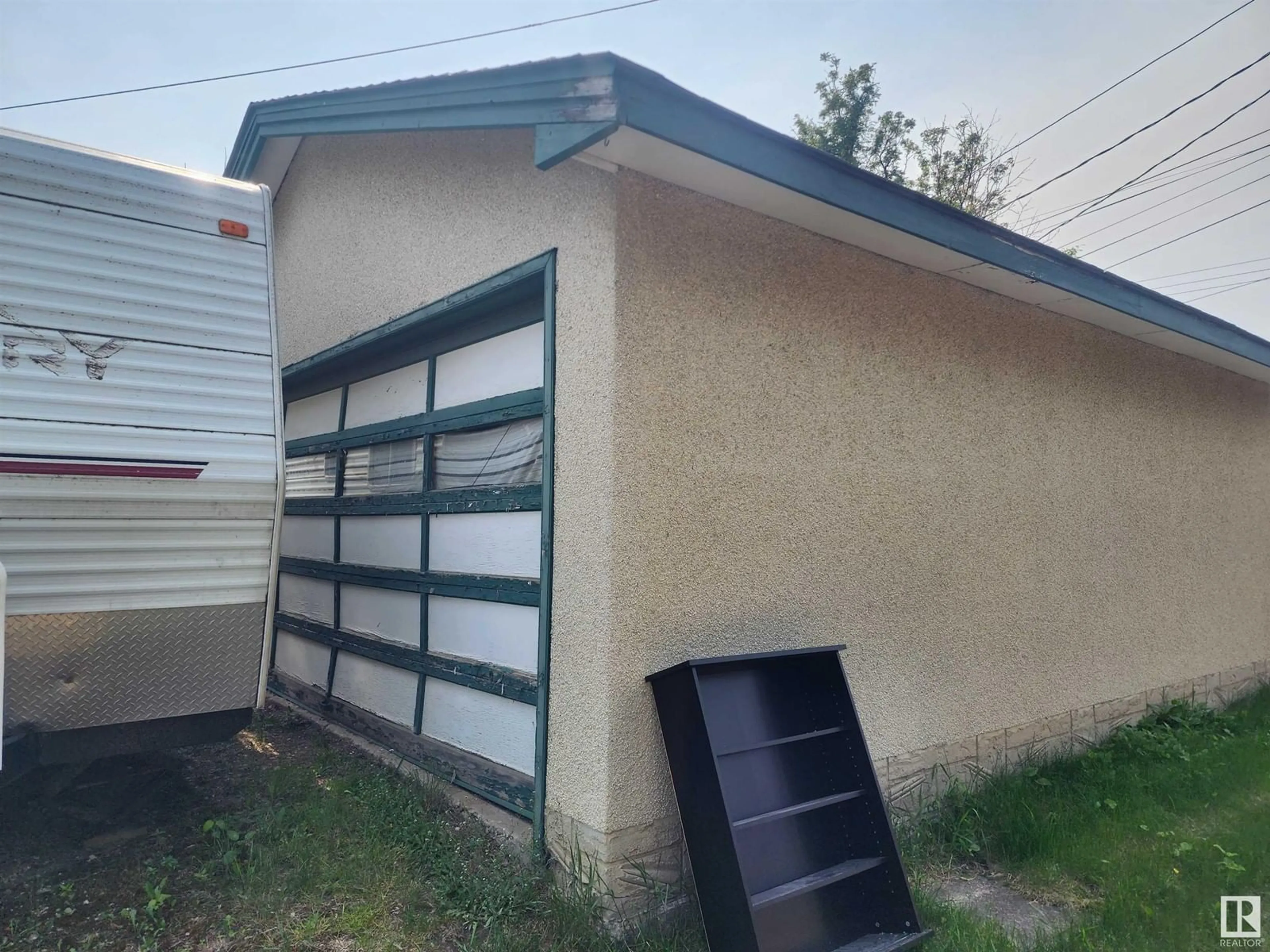 Shed for 13212 128 AV, Edmonton Alberta T5L3H2
