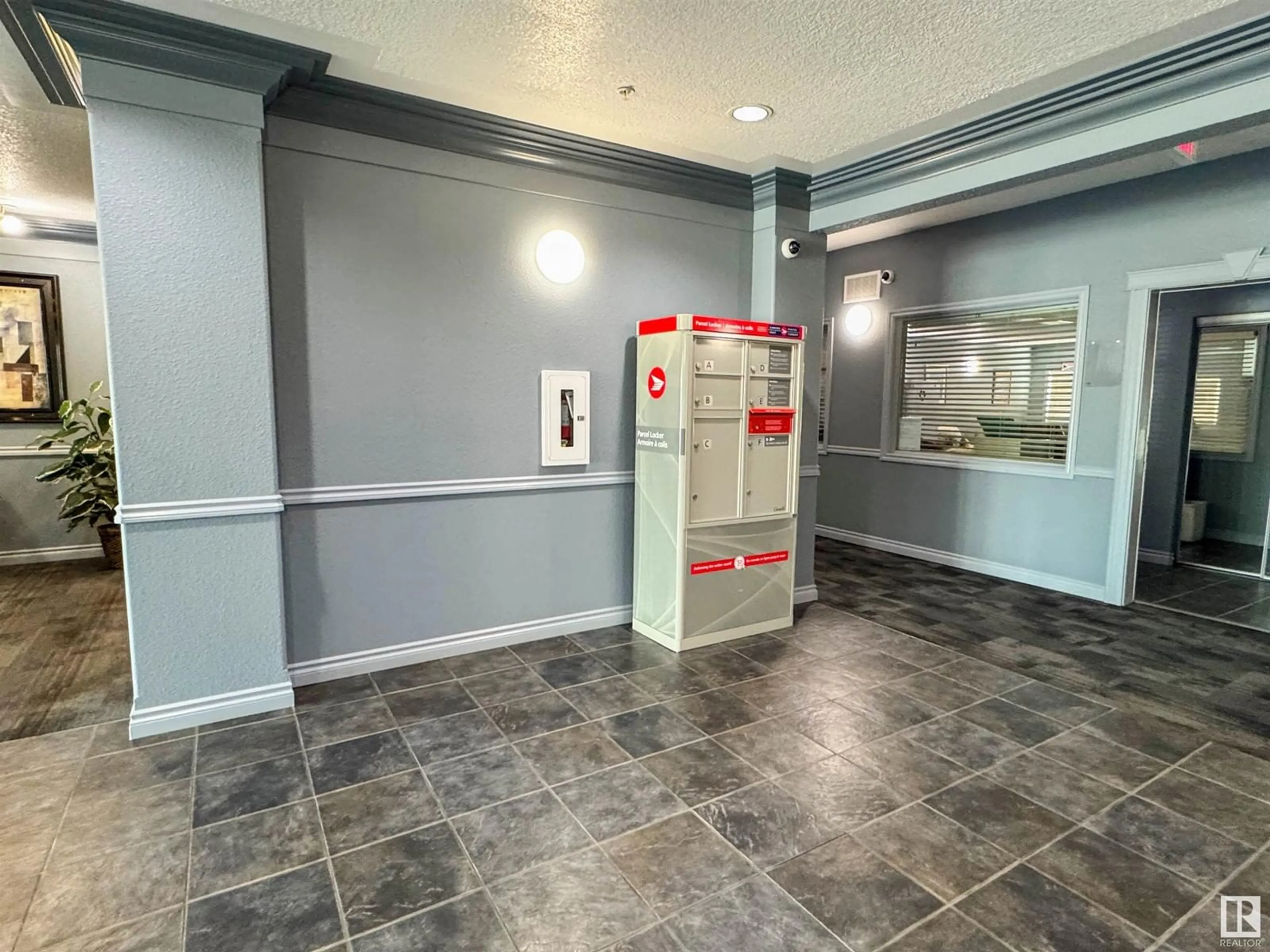 Indoor foyer for #203 - 9910 107 ST, Morinville Alberta T8R1T5