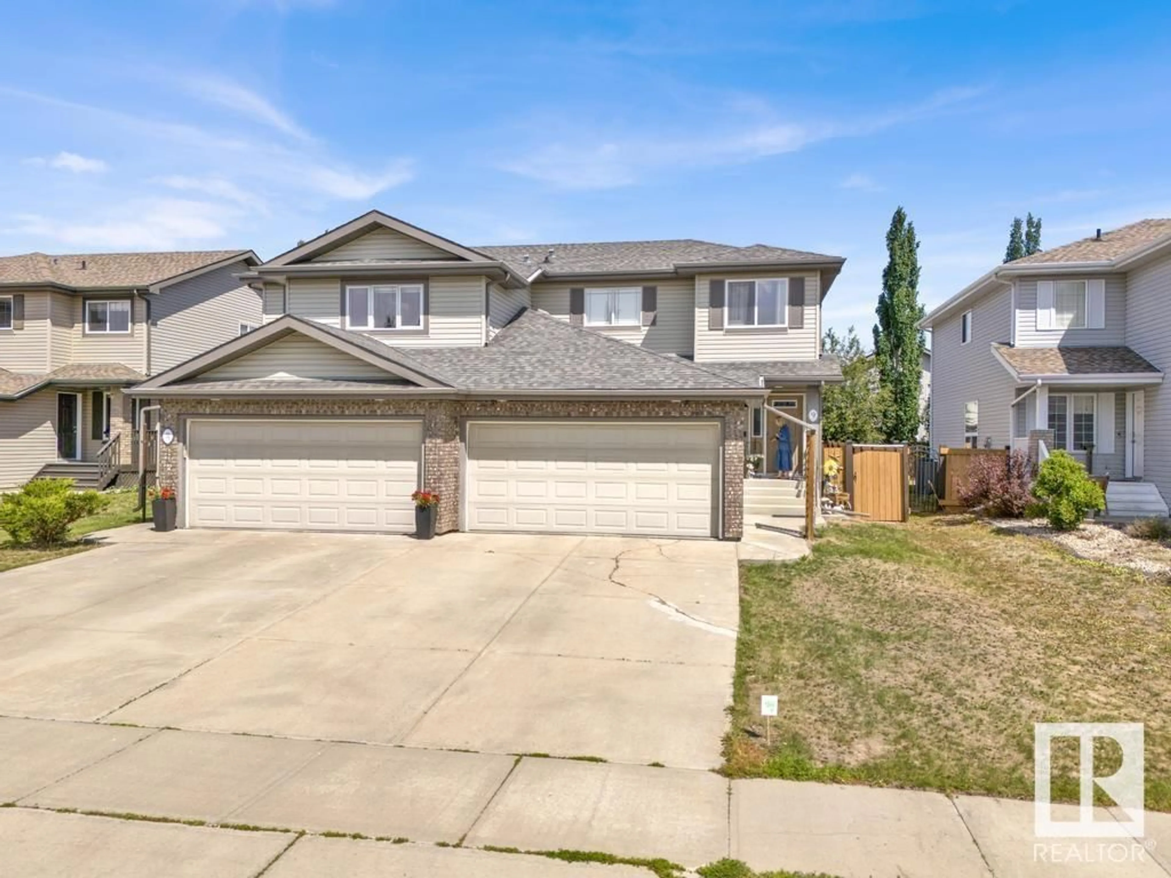Home with vinyl exterior material, street for 9 NORELLE TC, St. Albert Alberta T8N3V1