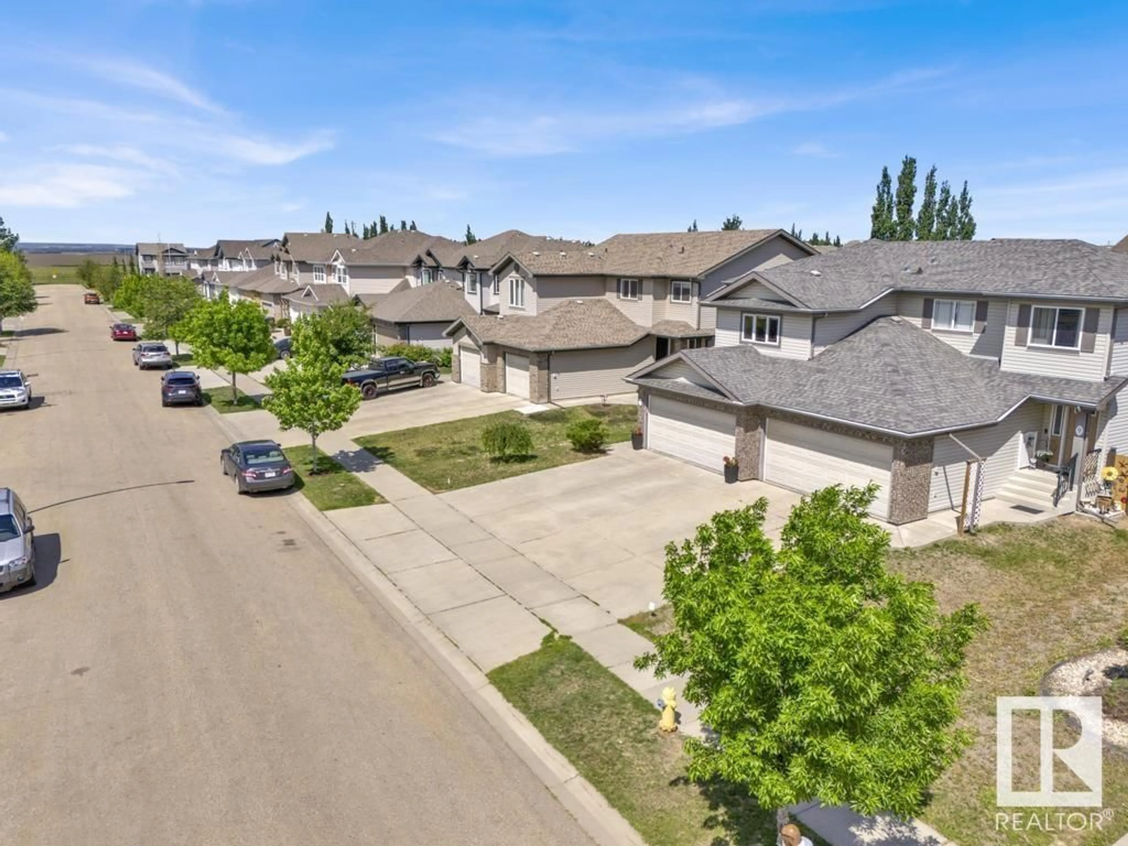 A pic from outside/outdoor area/front of a property/back of a property/a pic from drone, street for 9 NORELLE TC, St. Albert Alberta T8N3V1