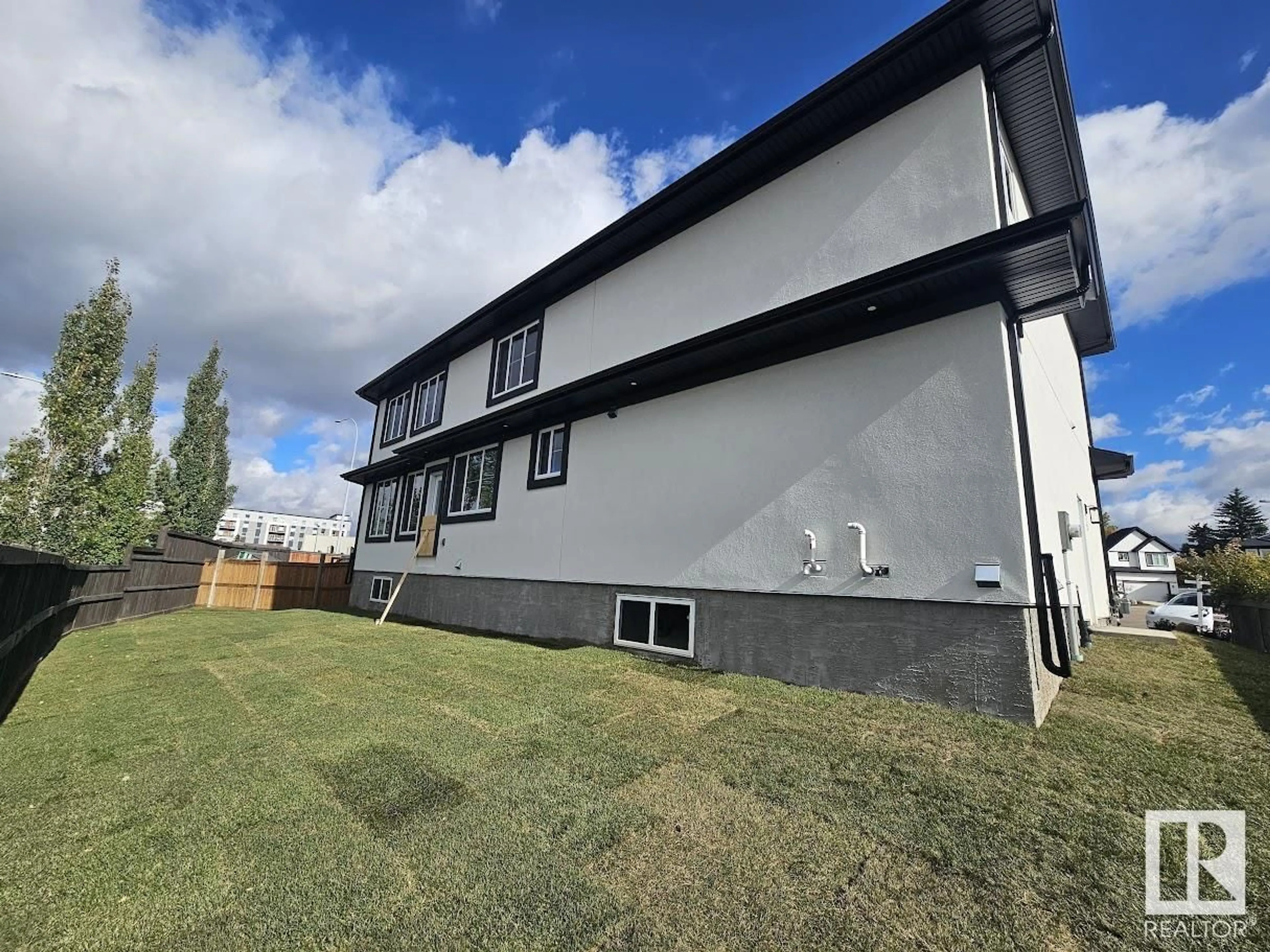 A pic from outside/outdoor area/front of a property/back of a property/a pic from drone, building for 9 GALLOWAY ST, Sherwood Park Alberta T8A4X6