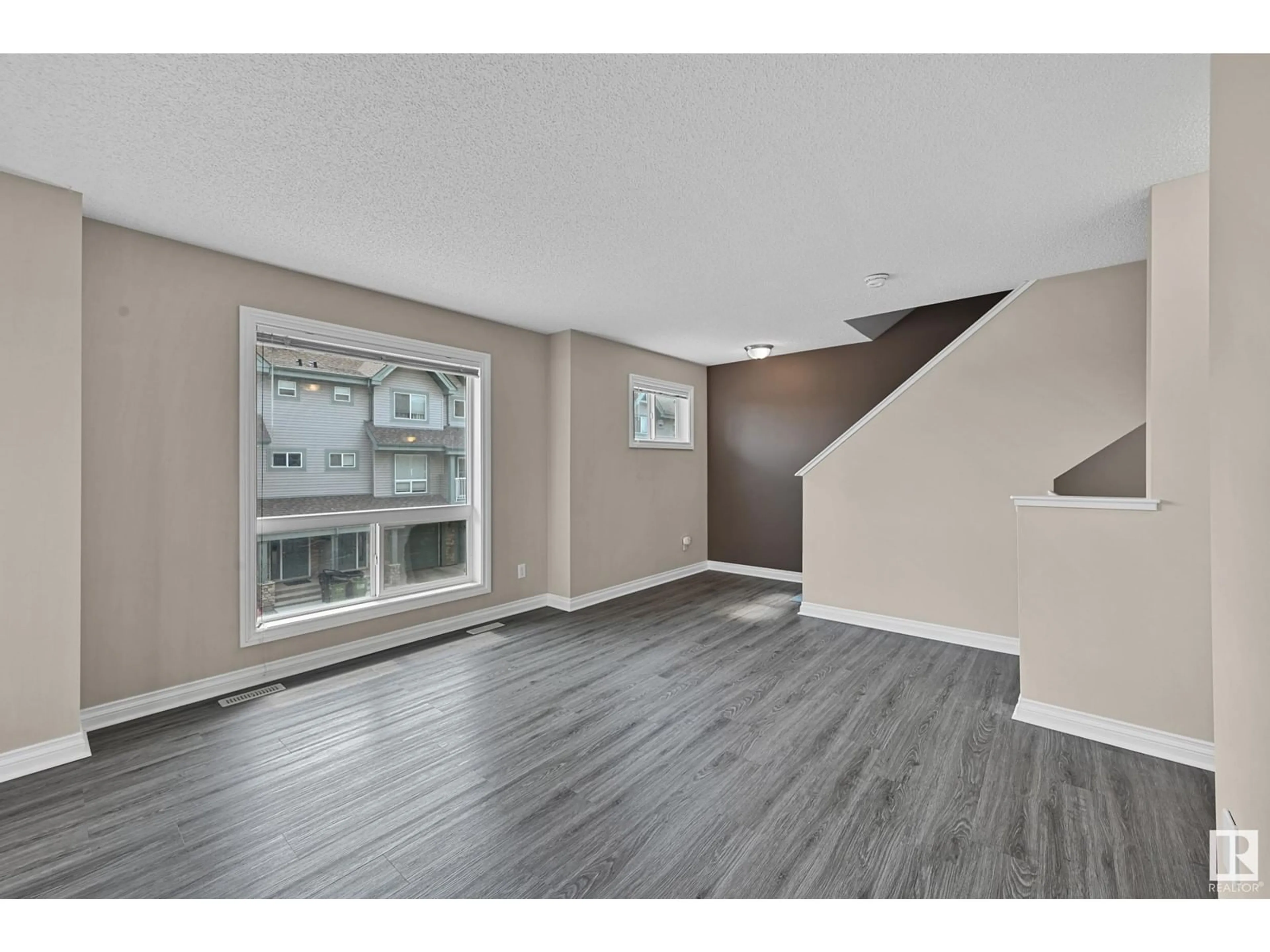 A pic of a room for 39 12050 17 AV SW, Edmonton Alberta T6W1X4