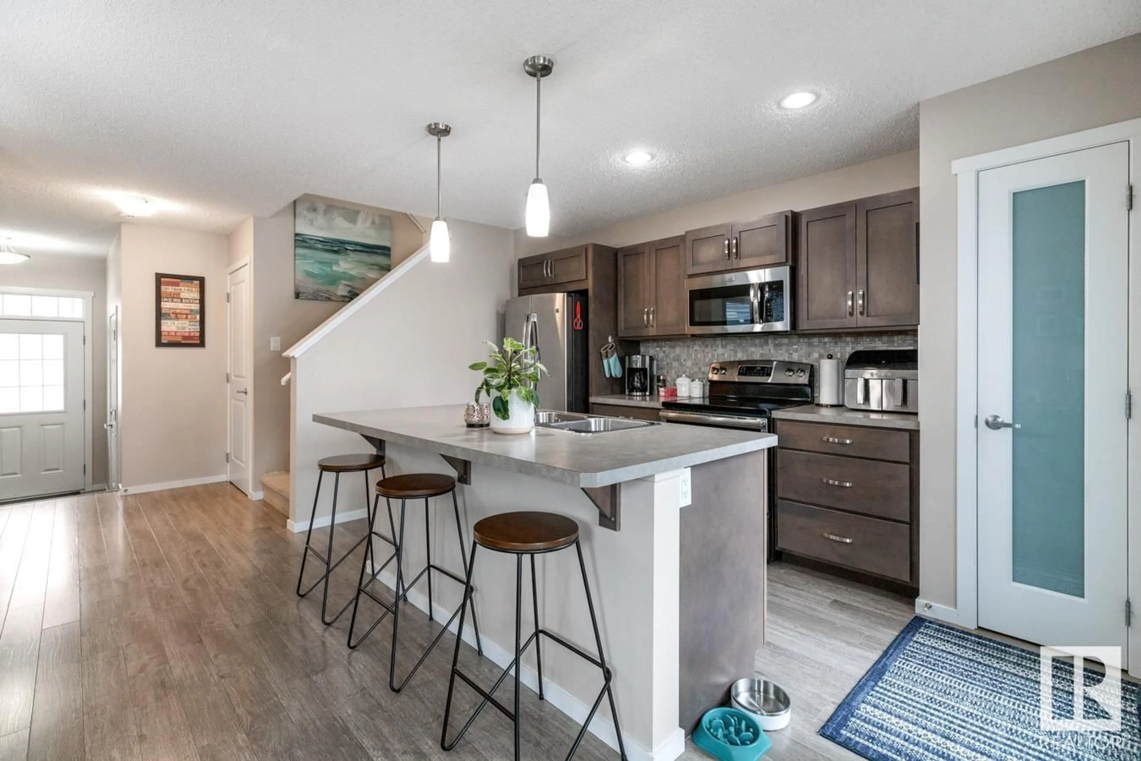 Open concept kitchen, unknown for 254 STURTZ BN, Leduc Alberta T9E0Y5