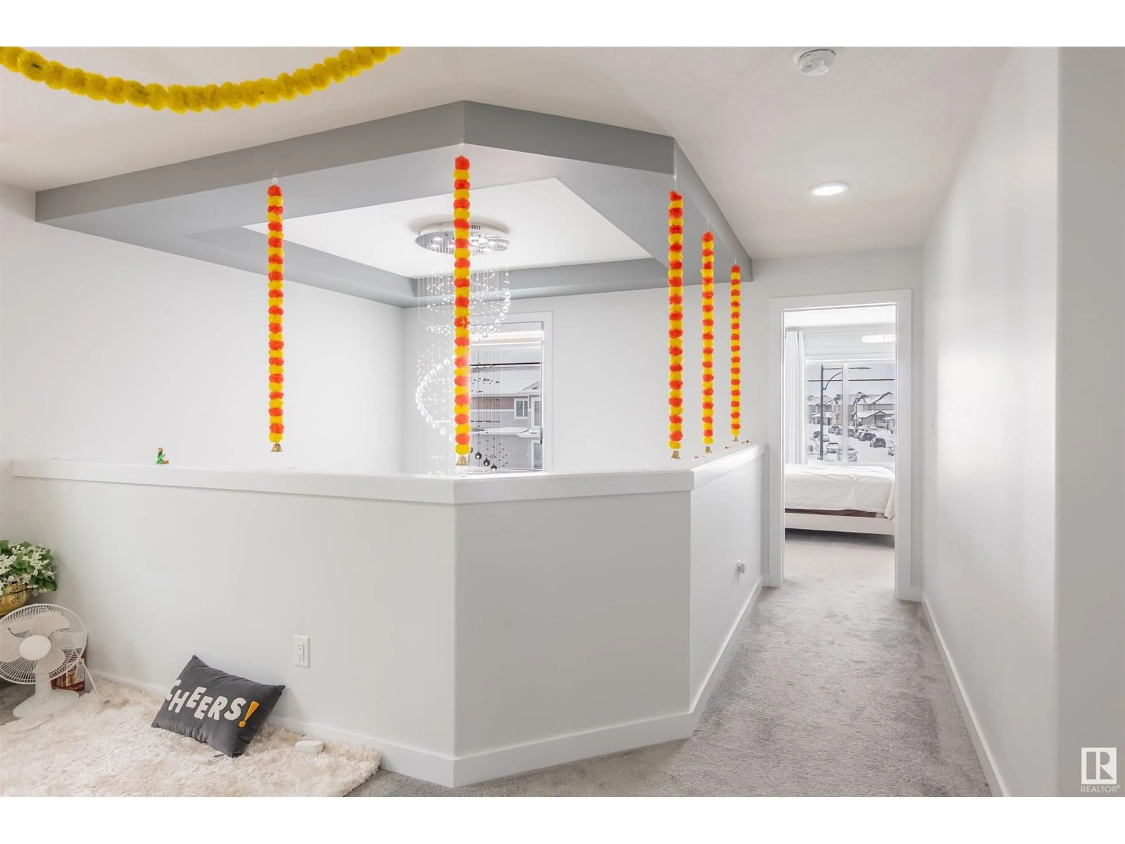 Indoor foyer for 348 33 AV, Edmonton Alberta T6T2S8
