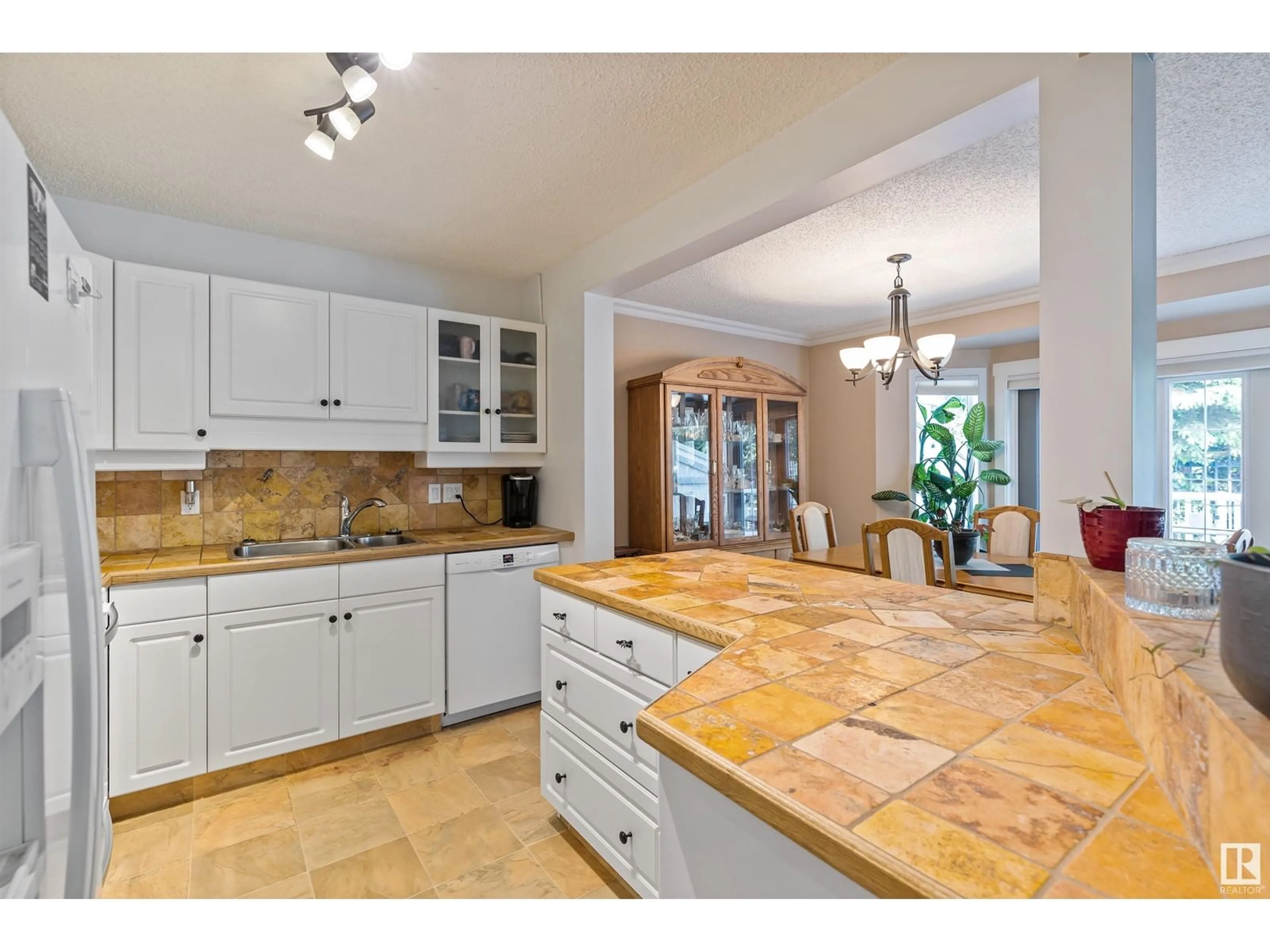 Open concept kitchen, ceramic/tile floor for 3 - 34 POIRIER AV, St. Albert Alberta T8N6M6