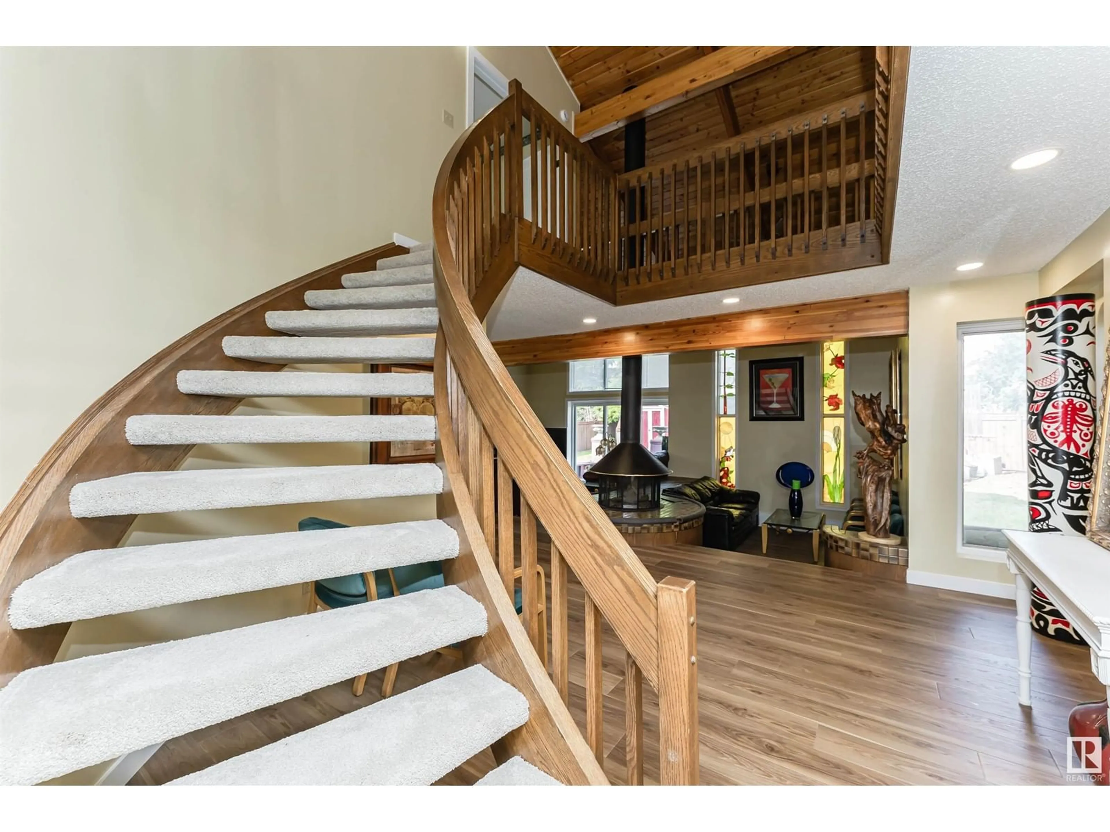 Indoor foyer for 5815 185 ST, Edmonton Alberta T6M1Y1
