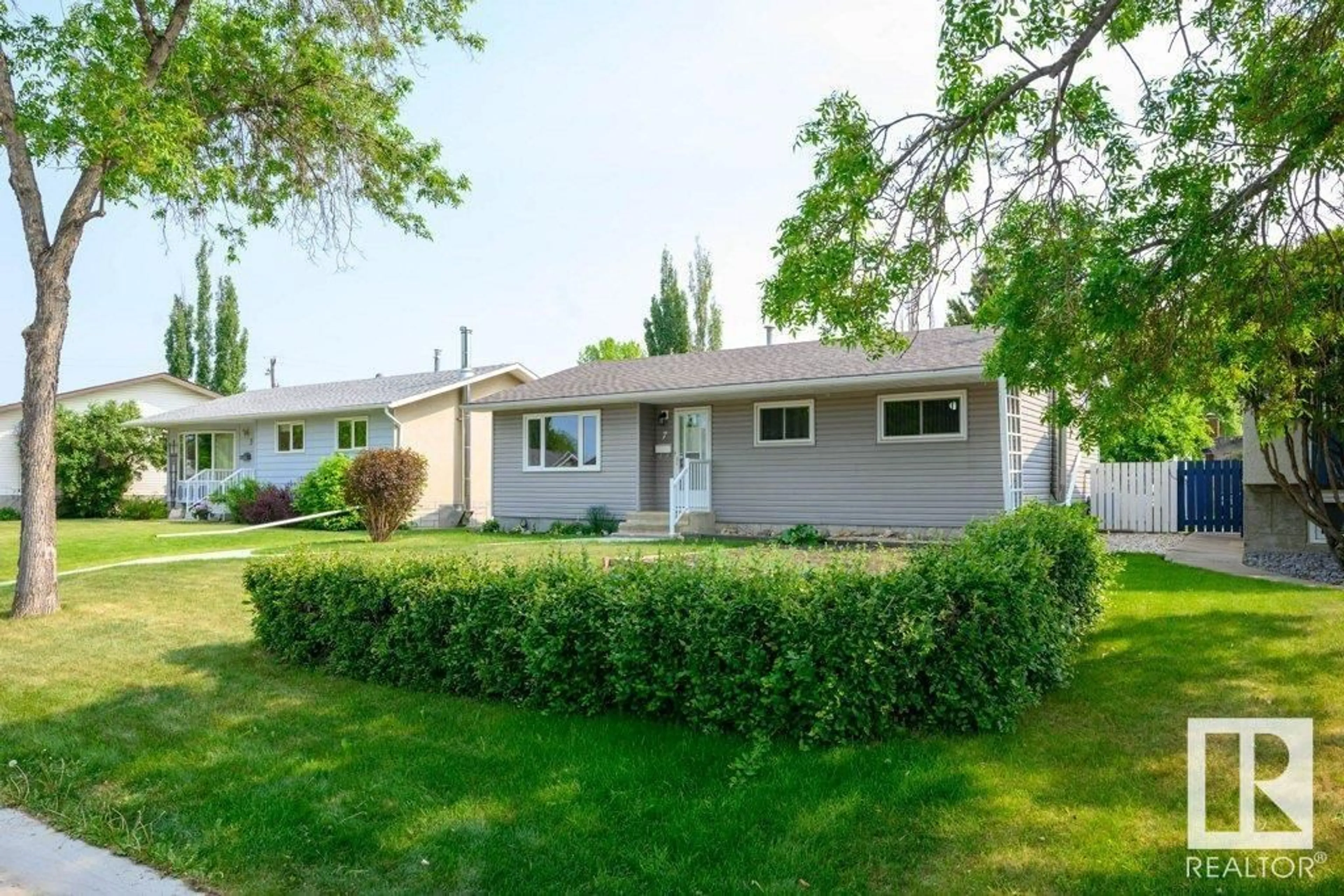 Home with vinyl exterior material, street for 7 CHIPPEWA RD, Leduc Alberta T9E4M9