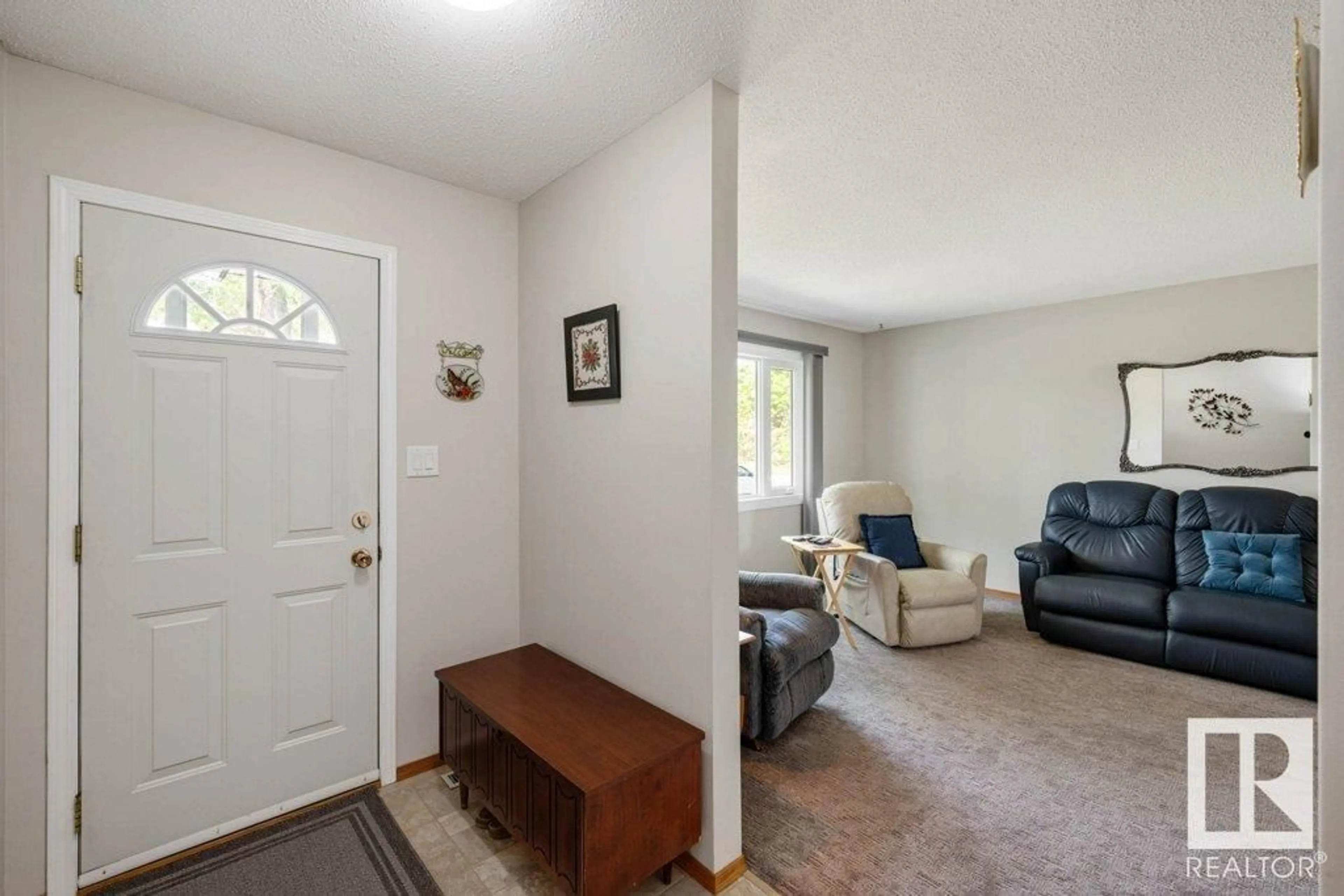 Indoor entryway for 7 CHIPPEWA RD, Leduc Alberta T9E4M9