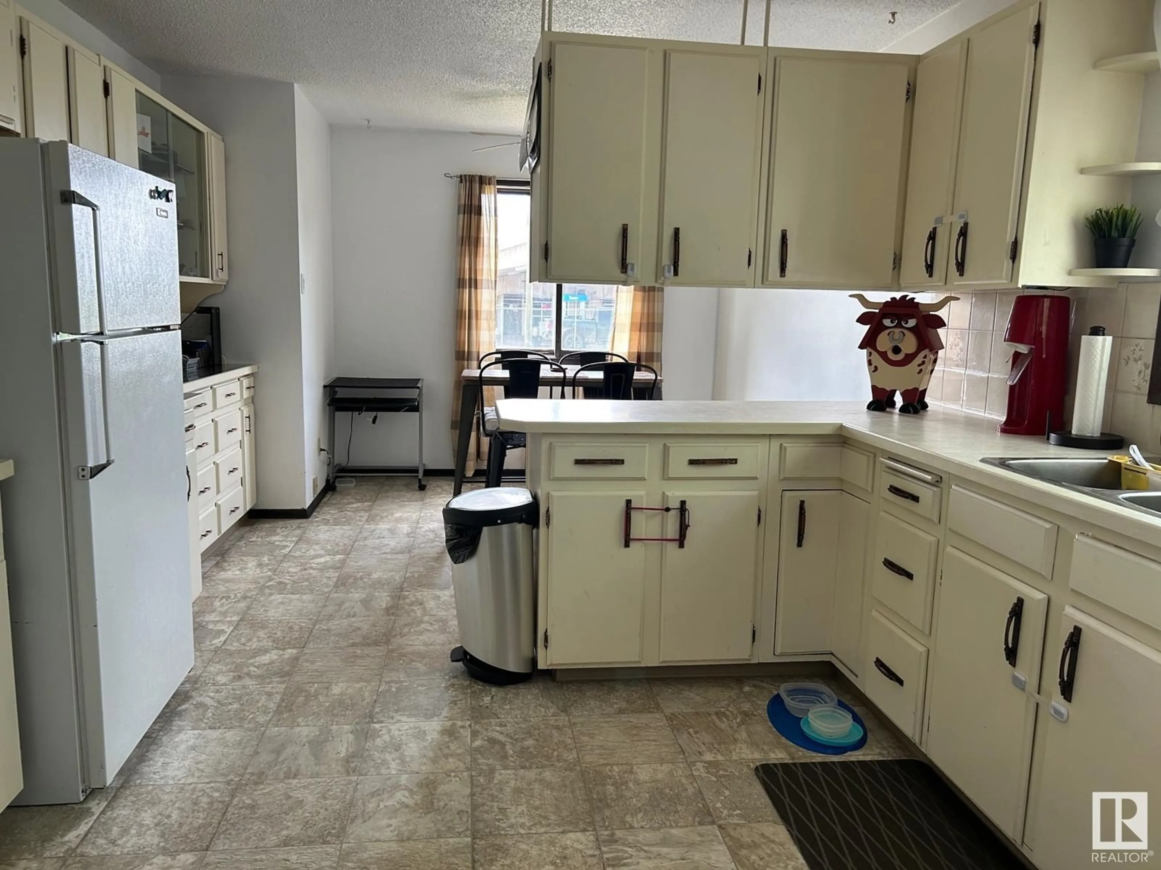 Standard kitchen, unknown for 809 2 ST, Thorhild Alberta T0A3J0