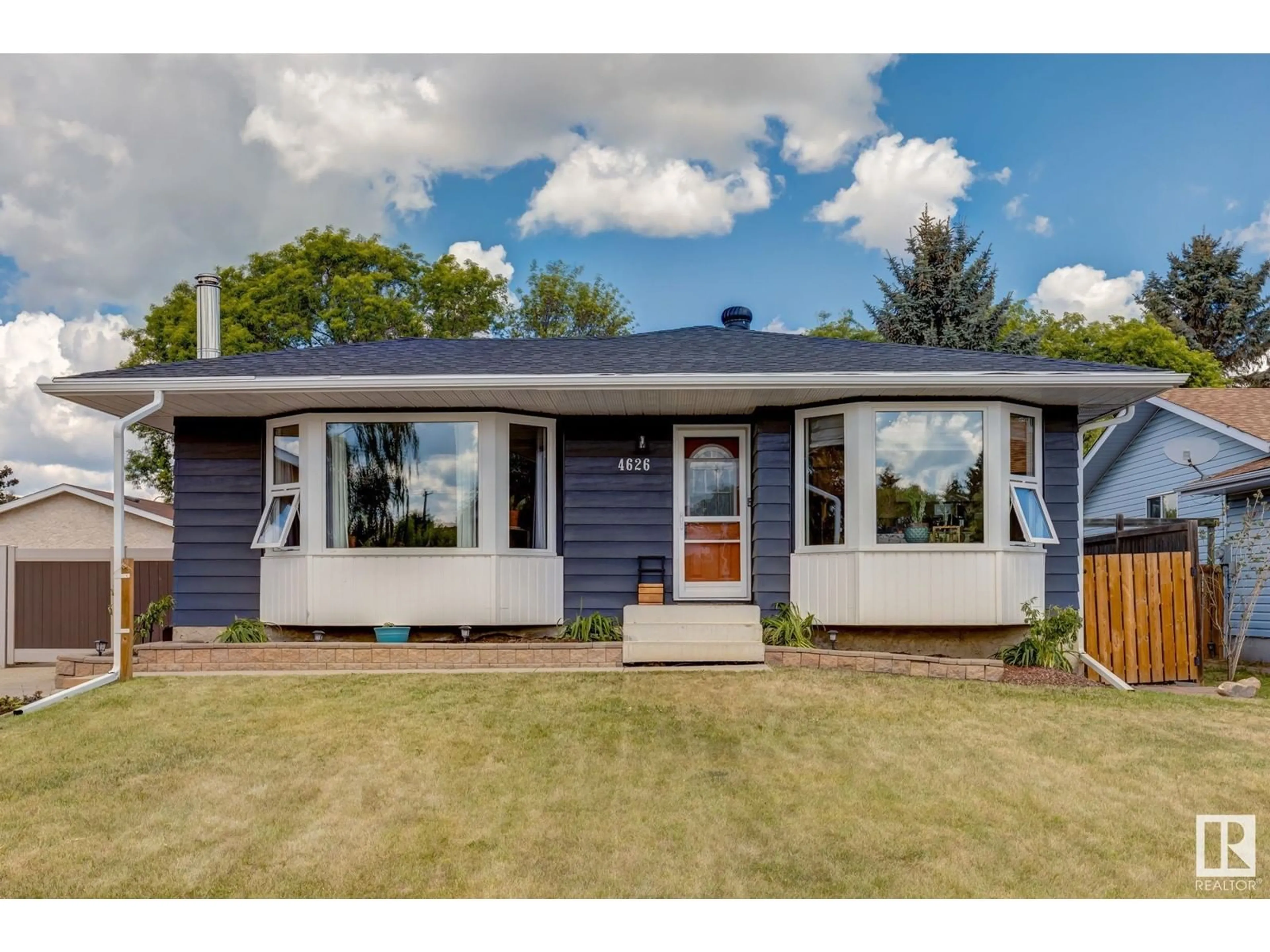 Home with vinyl exterior material, street for 4626 53 AV, Bruderheim Alberta T0B0S0