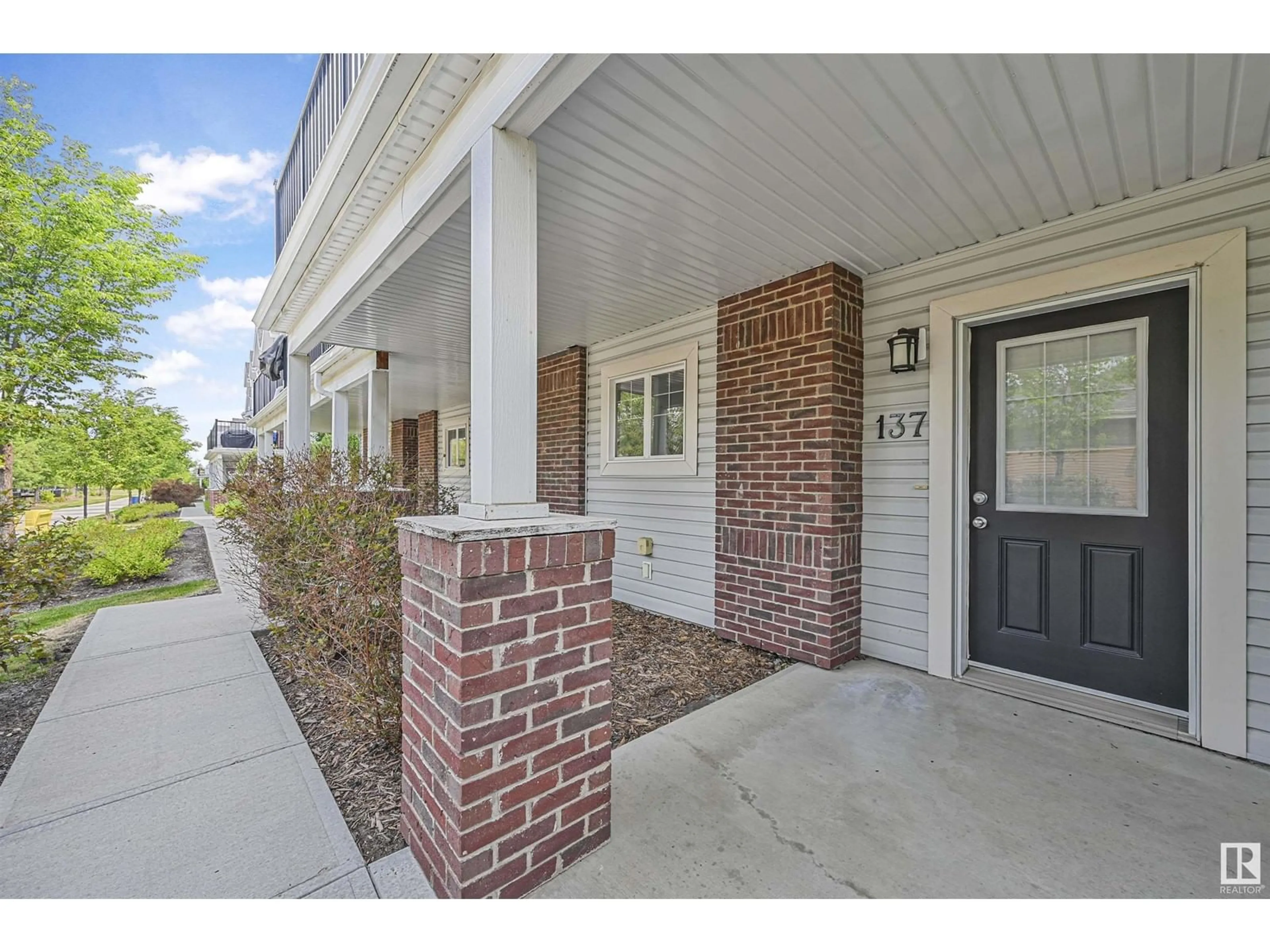 Indoor entryway for 137 - 2336 ASPEN TR, Sherwood Park Alberta T8H0J1