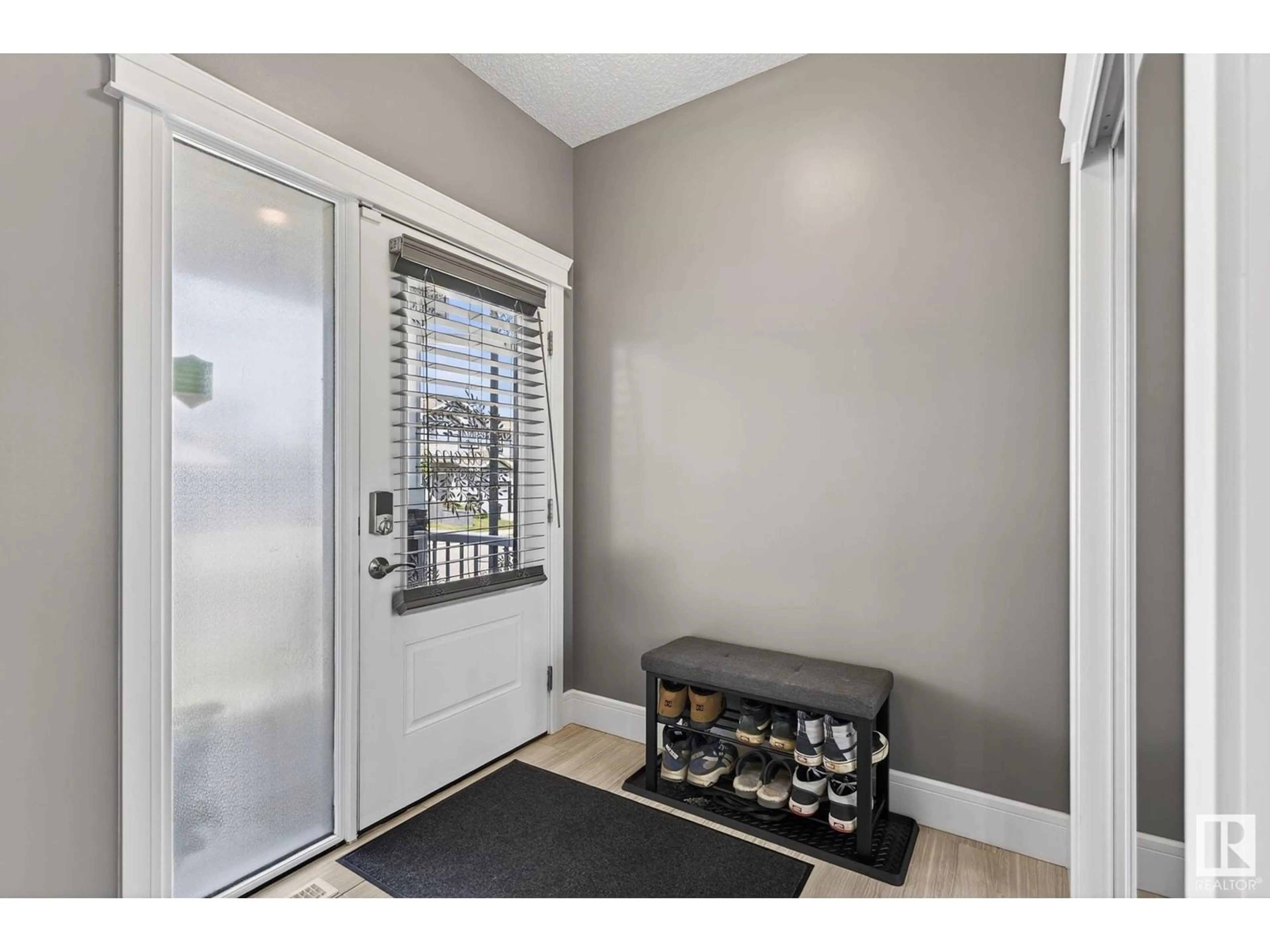 Indoor entryway for 61 DURRAND BN, Fort Saskatchewan Alberta T8L0N1
