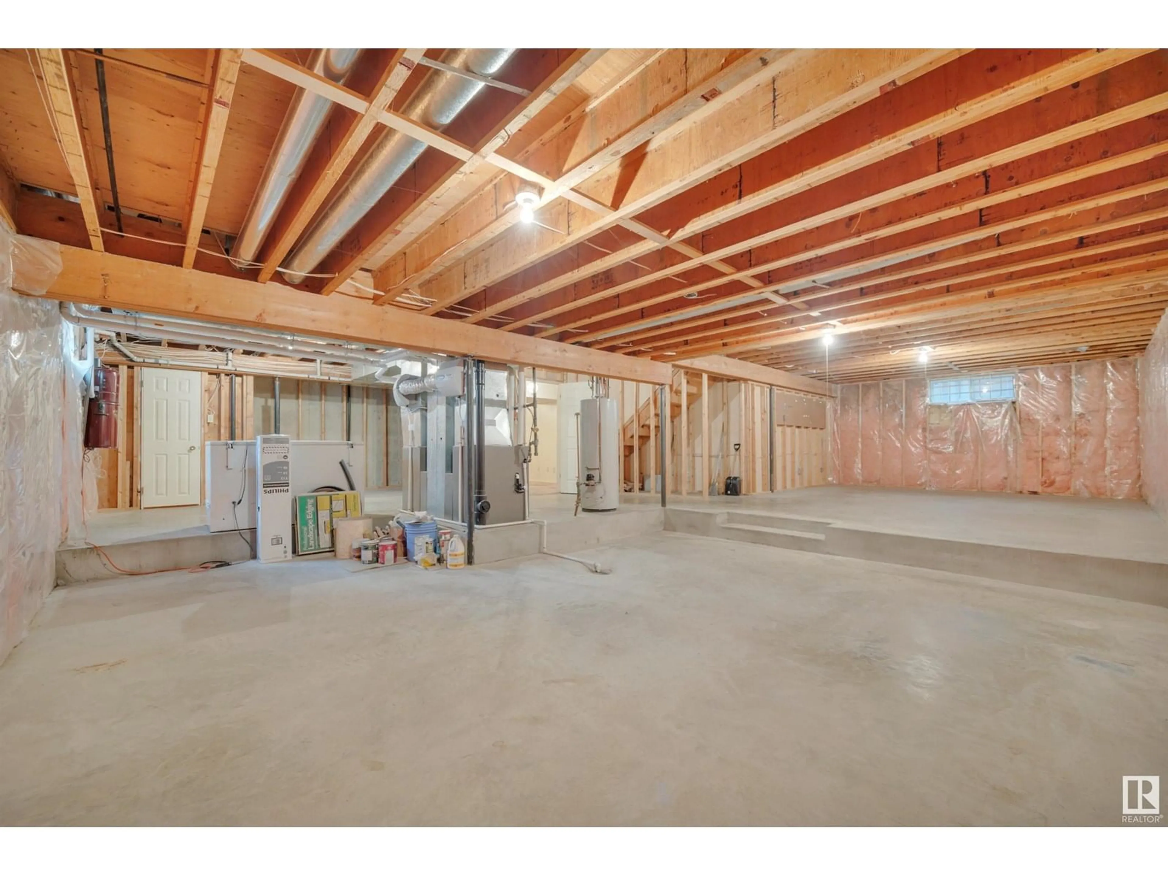 Indoor garage for 292 RHATIGAN RD W, Edmonton Alberta T6R1C6