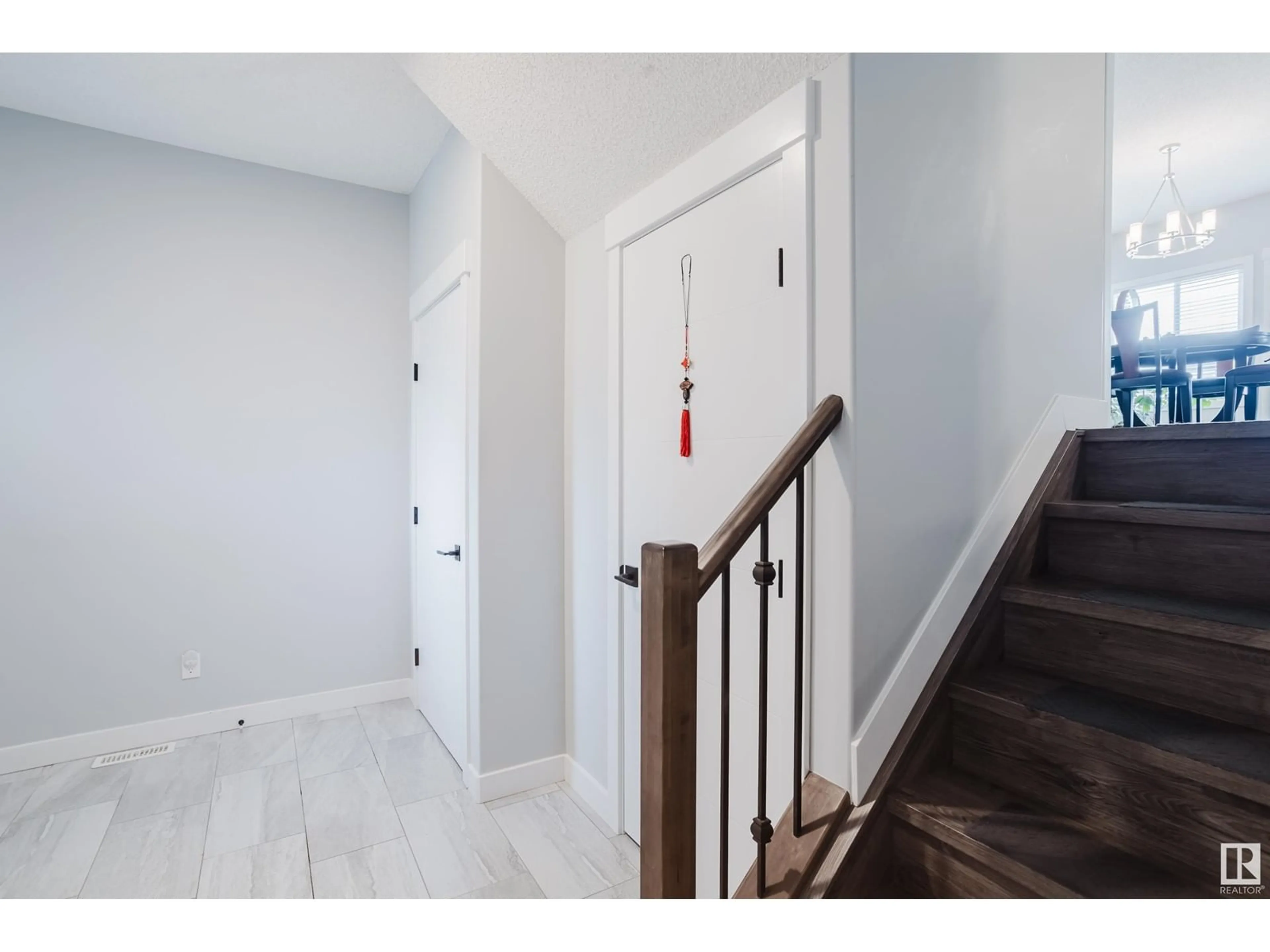 Indoor entryway for 8147 226 ST, Edmonton Alberta T5T7K9