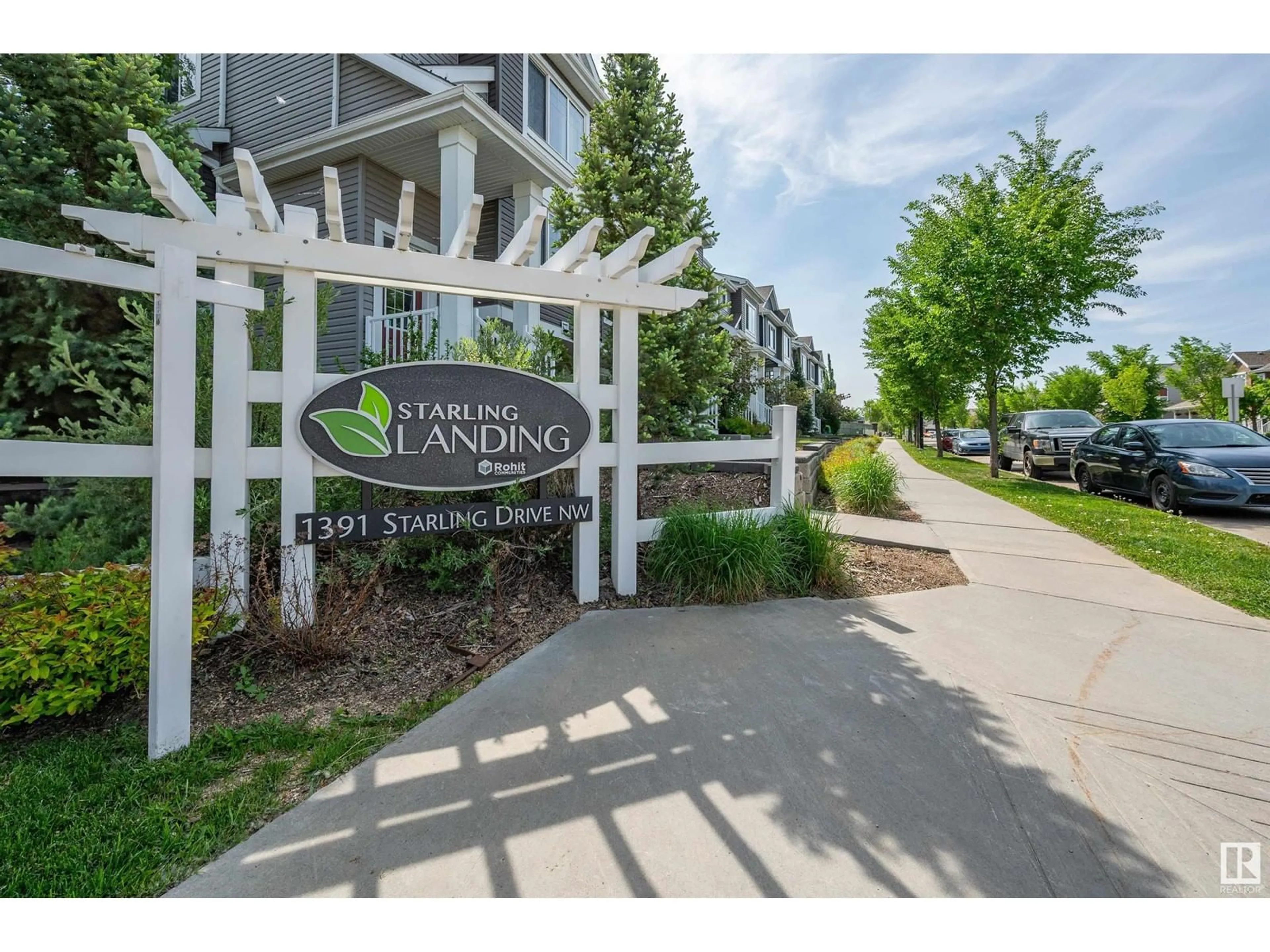 Indoor entryway for #79 - 1391 STARLING DR, Edmonton Alberta T5S0L3