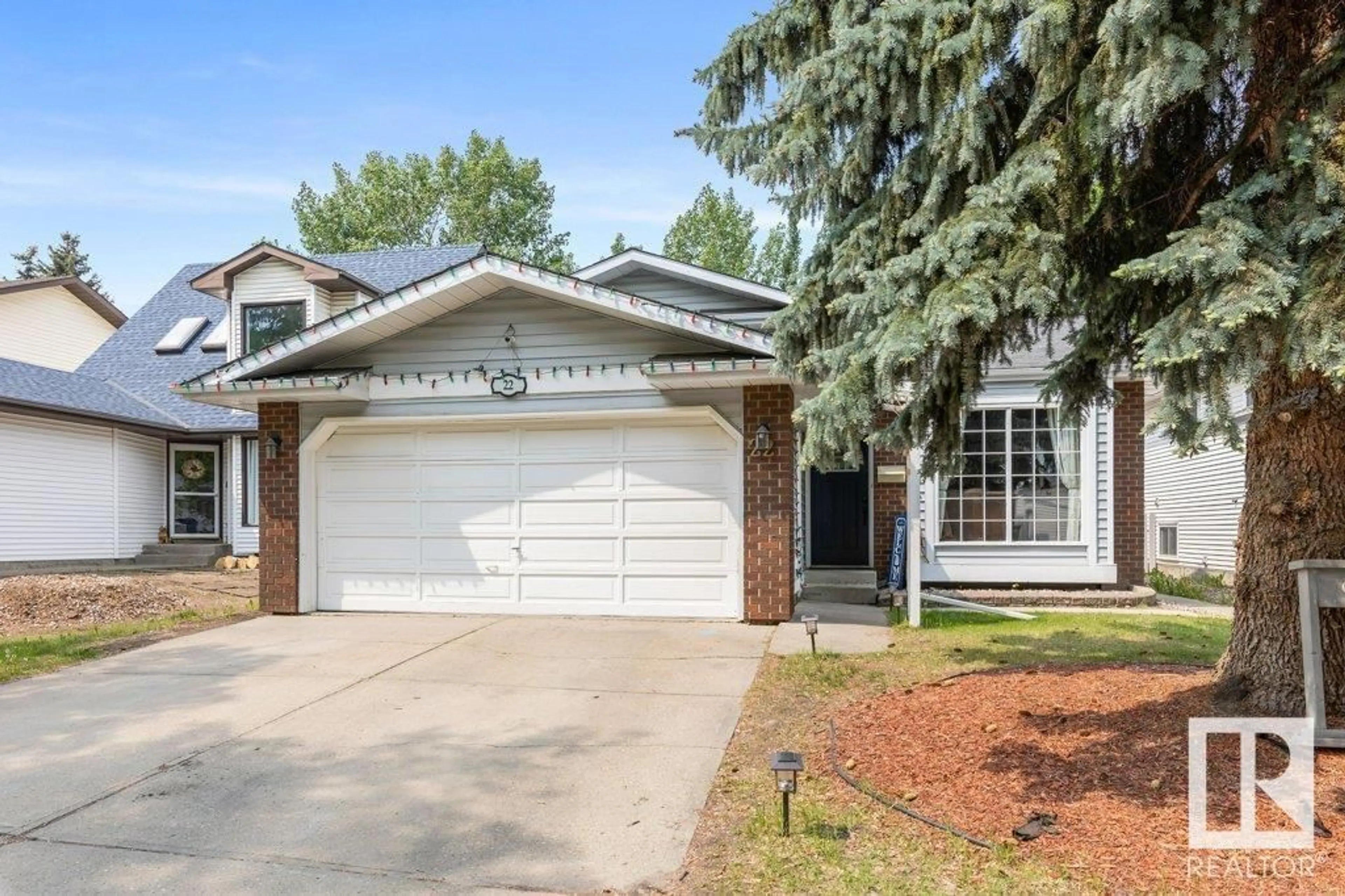 Home with vinyl exterior material, street for 22 LEPINE PL, St. Albert Alberta T8N4M9