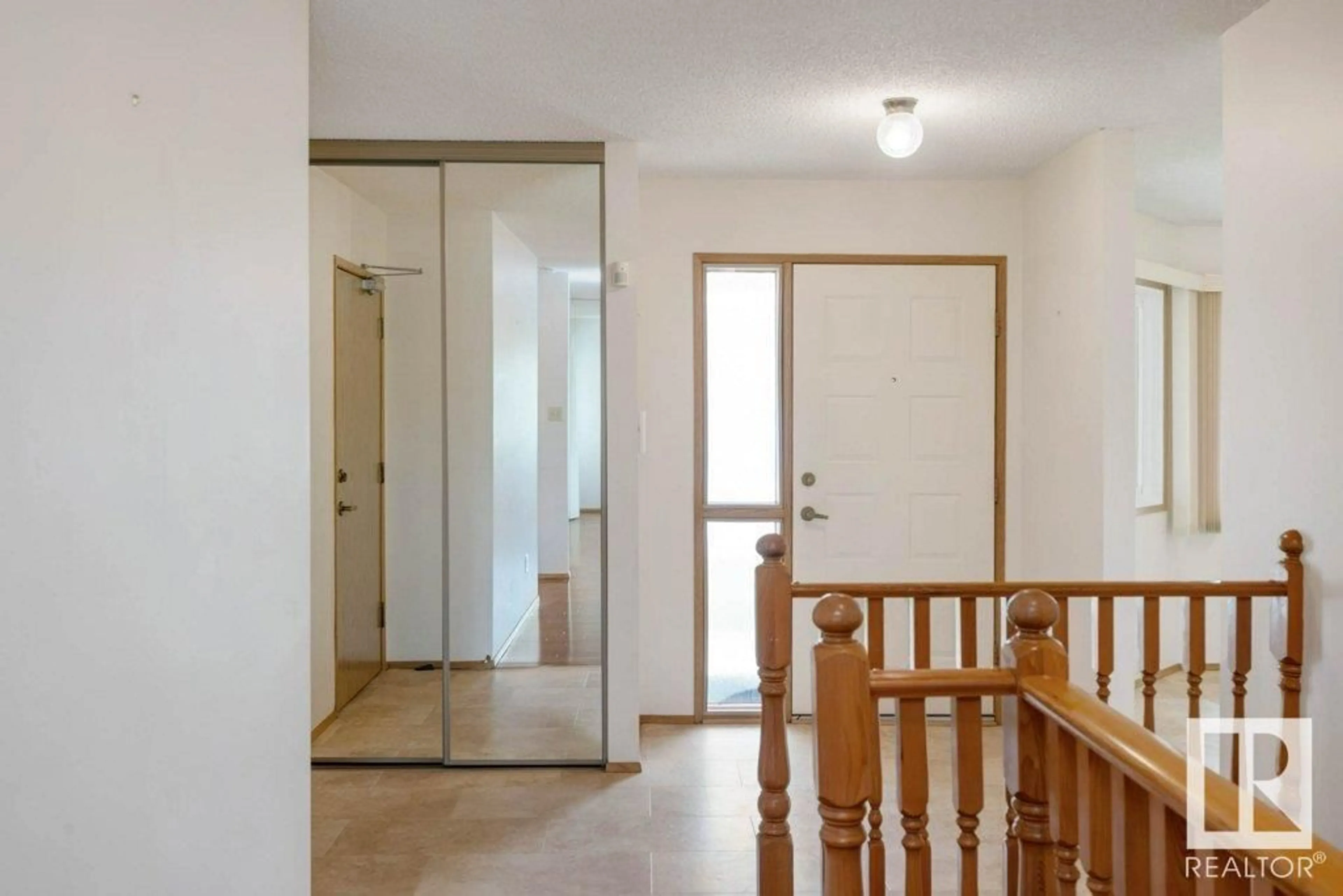 Indoor foyer for 10658 153 AV NW, Edmonton Alberta T5X5R8