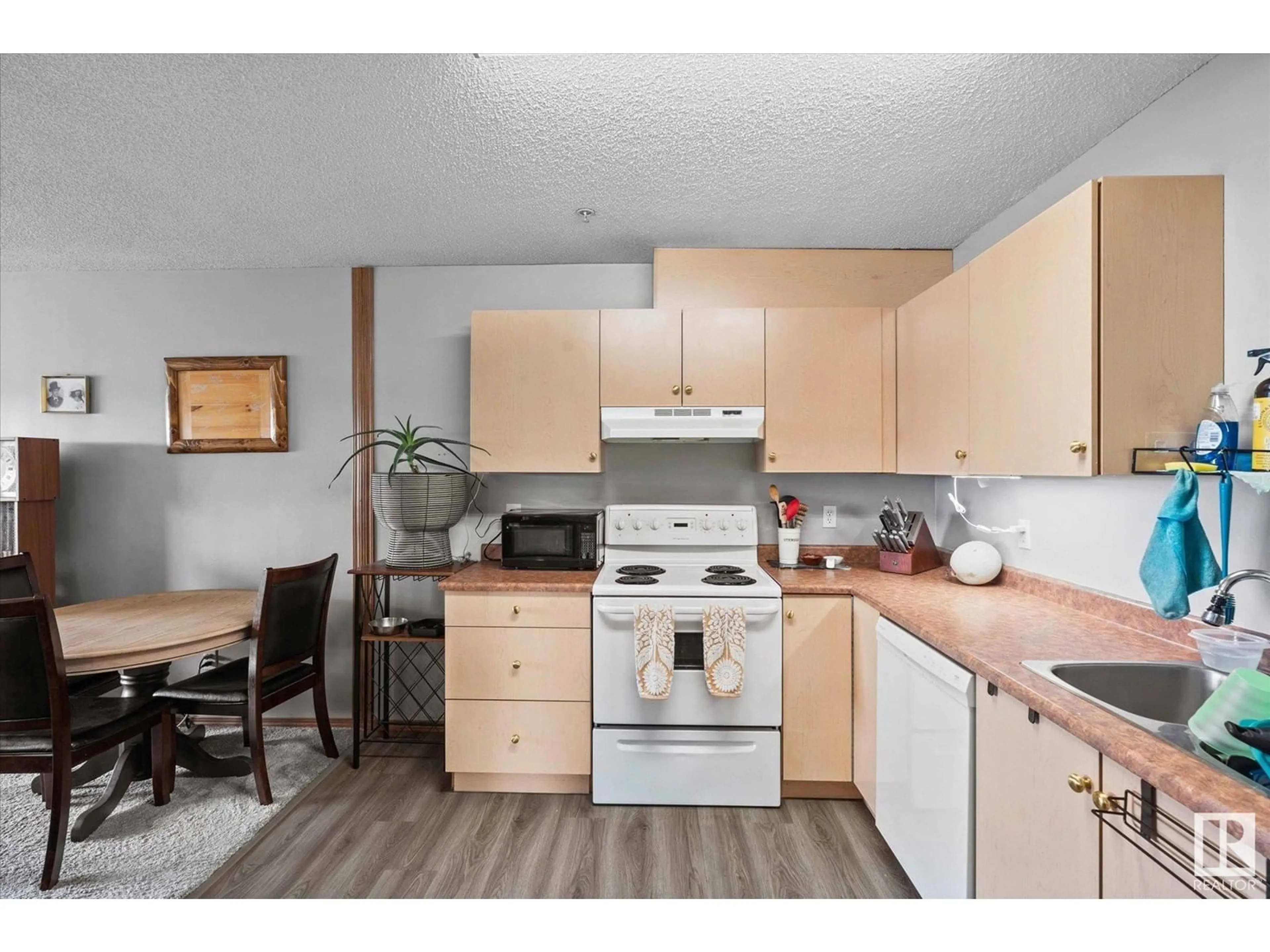 Standard kitchen, wood/laminate floor for 311A SPRUCERIDGE RD, Spruce Grove Alberta T7X0A1
