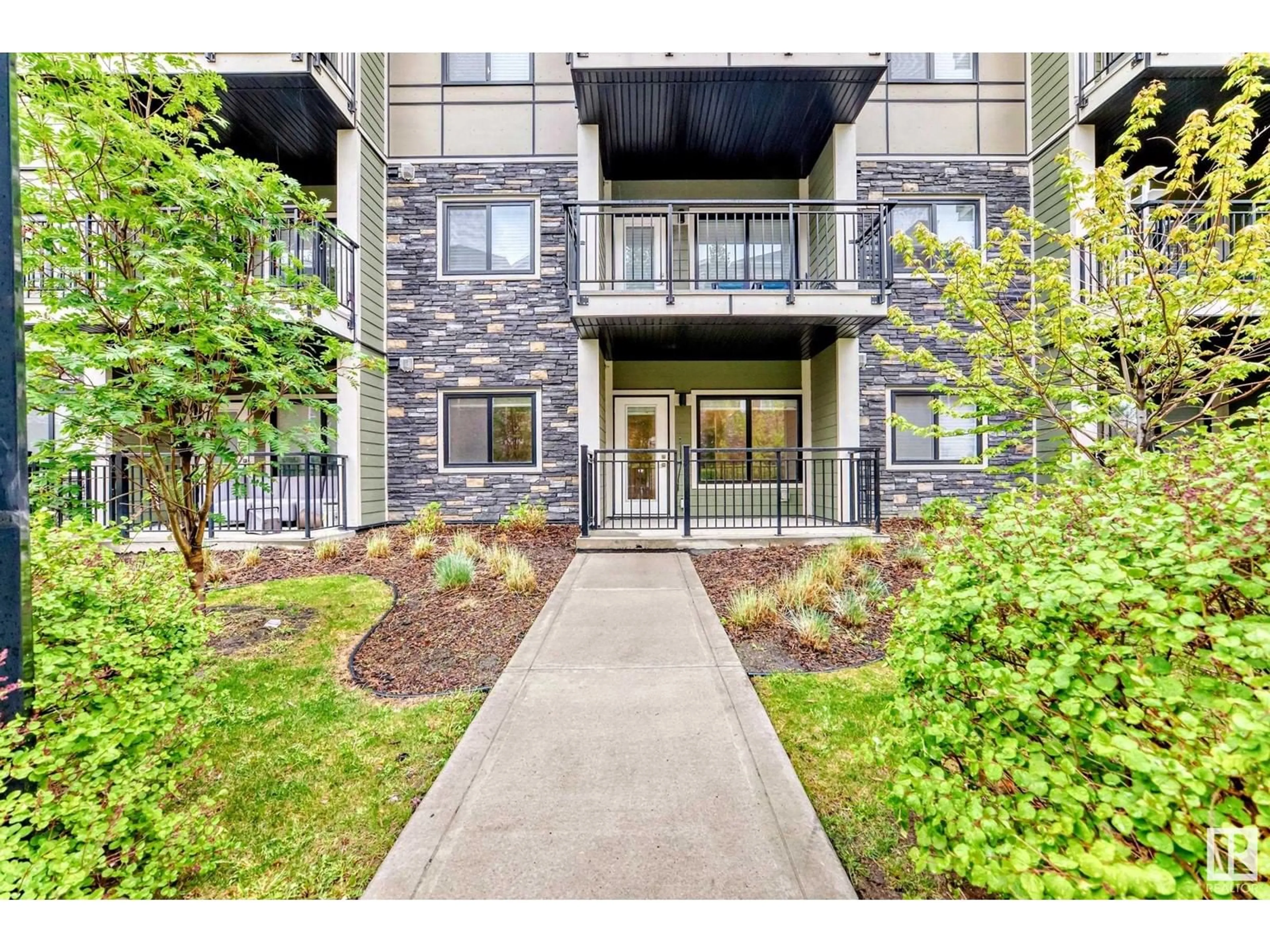 Unknown for 114 - 560 GRIESBACH PARADE PR, Edmonton Alberta T5E6X1