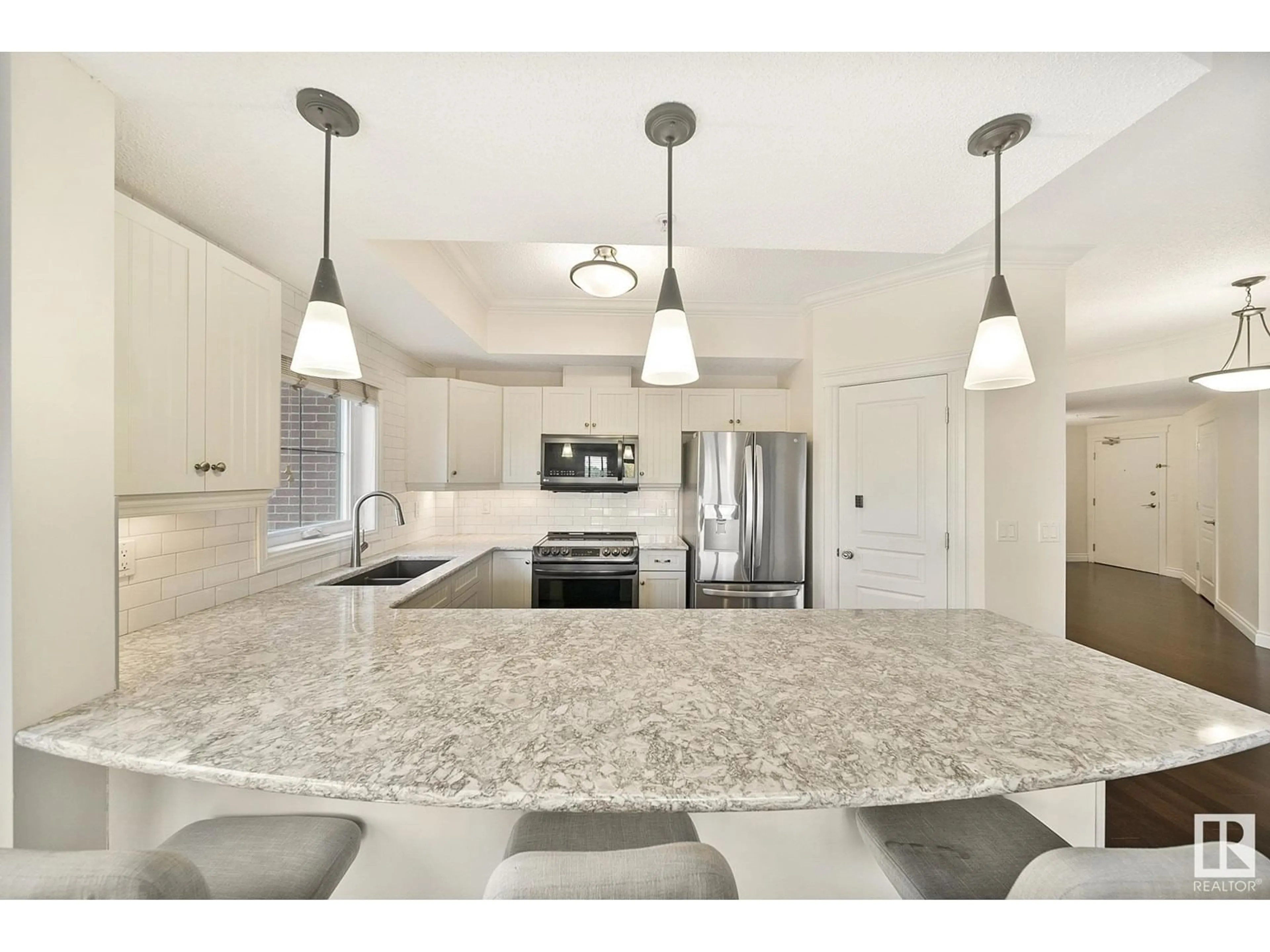 Open concept kitchen, ceramic/tile floor for #401 - 10232 115 ST NW, Edmonton Alberta T5K1T8
