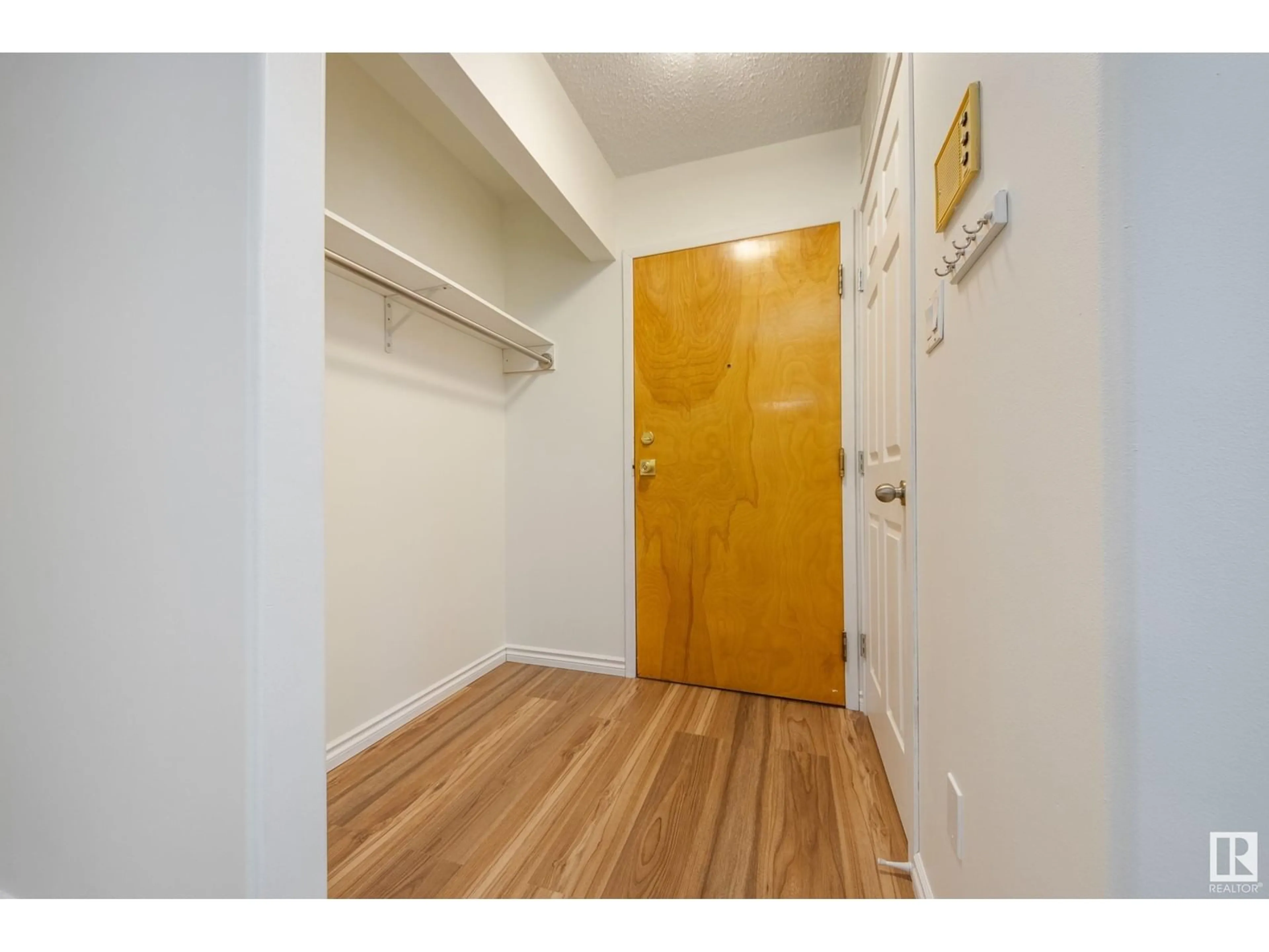 Indoor entryway for 22 - 206 ALPINE PL, St. Albert Alberta T8N3Y2