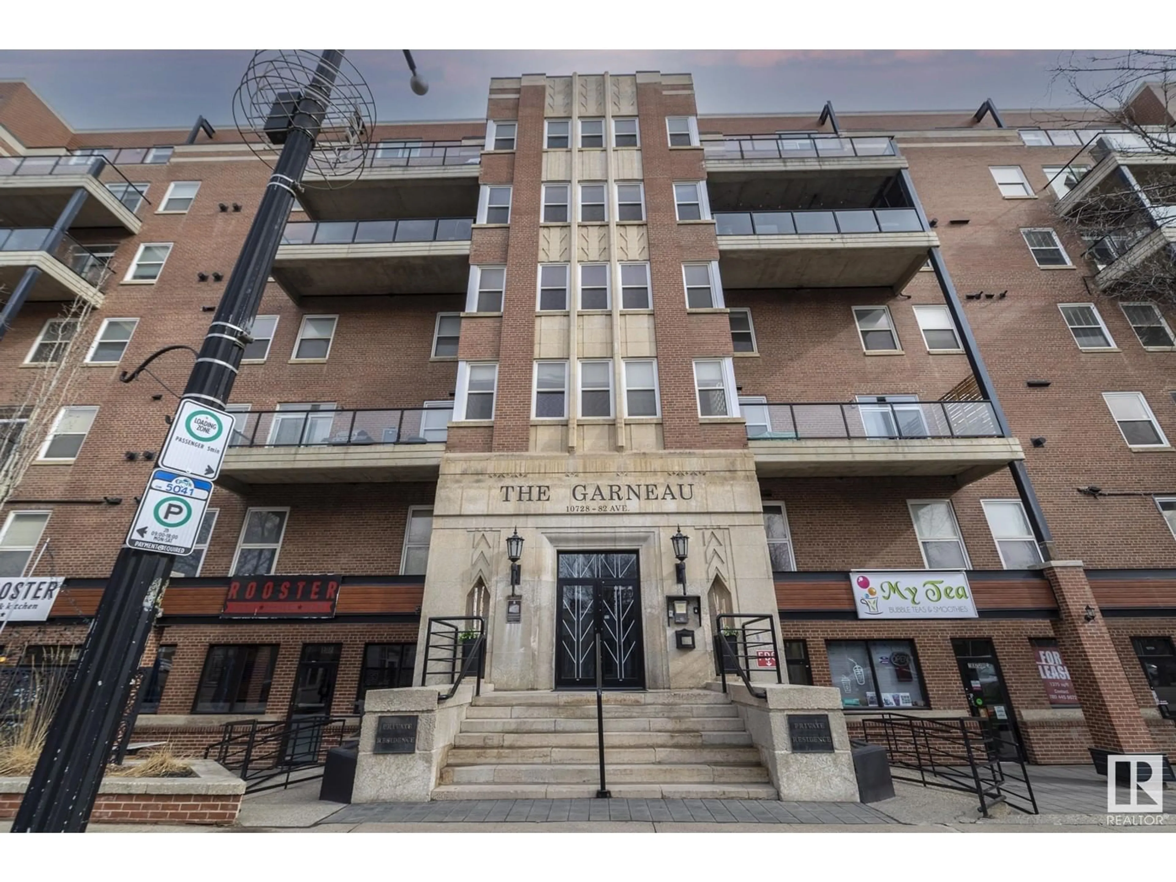 Indoor foyer for #401 - 10728 82 AV, Edmonton Alberta T6E6P5