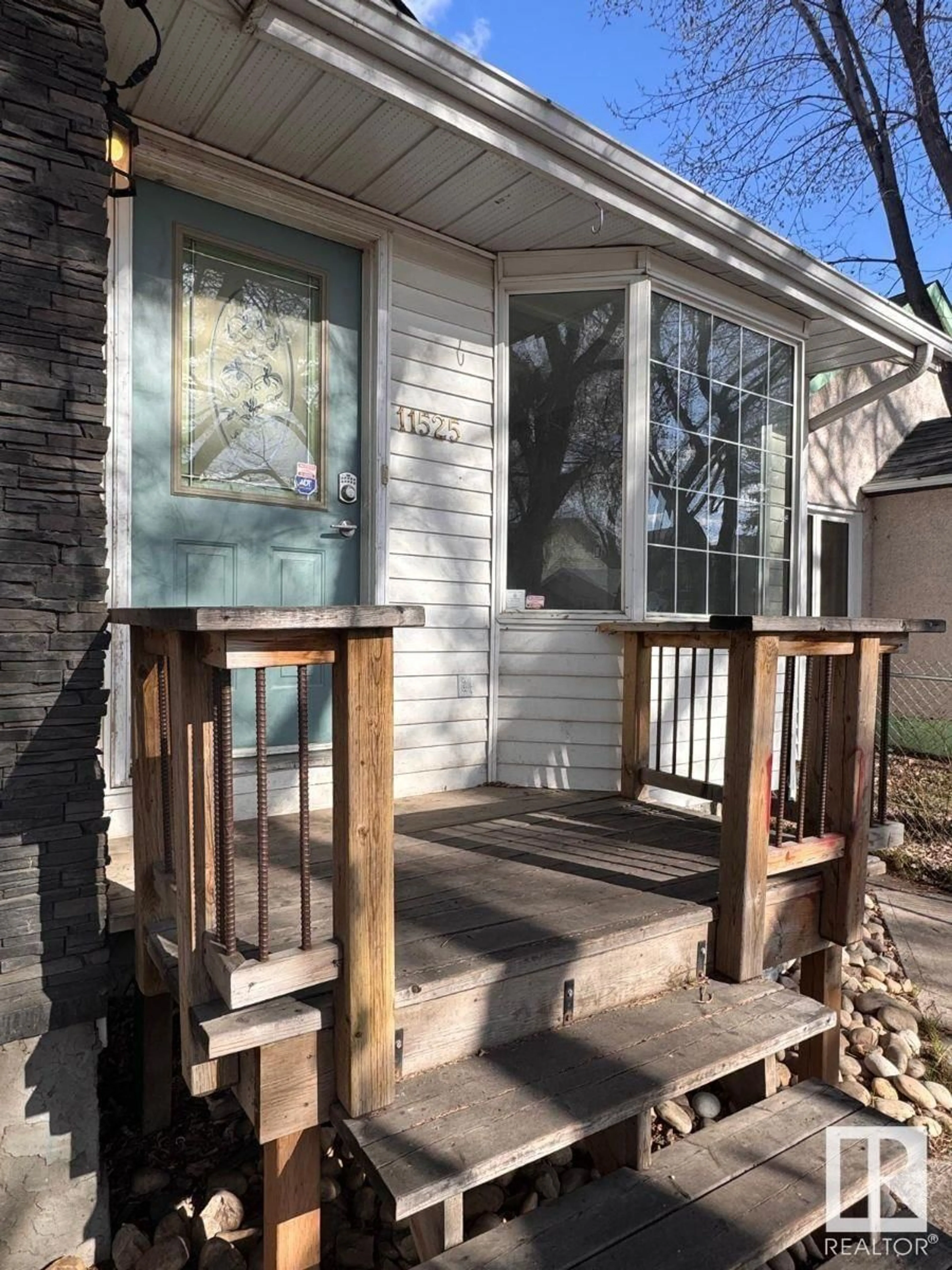 Unknown for 11525 96 ST, Edmonton Alberta T6C3Y4