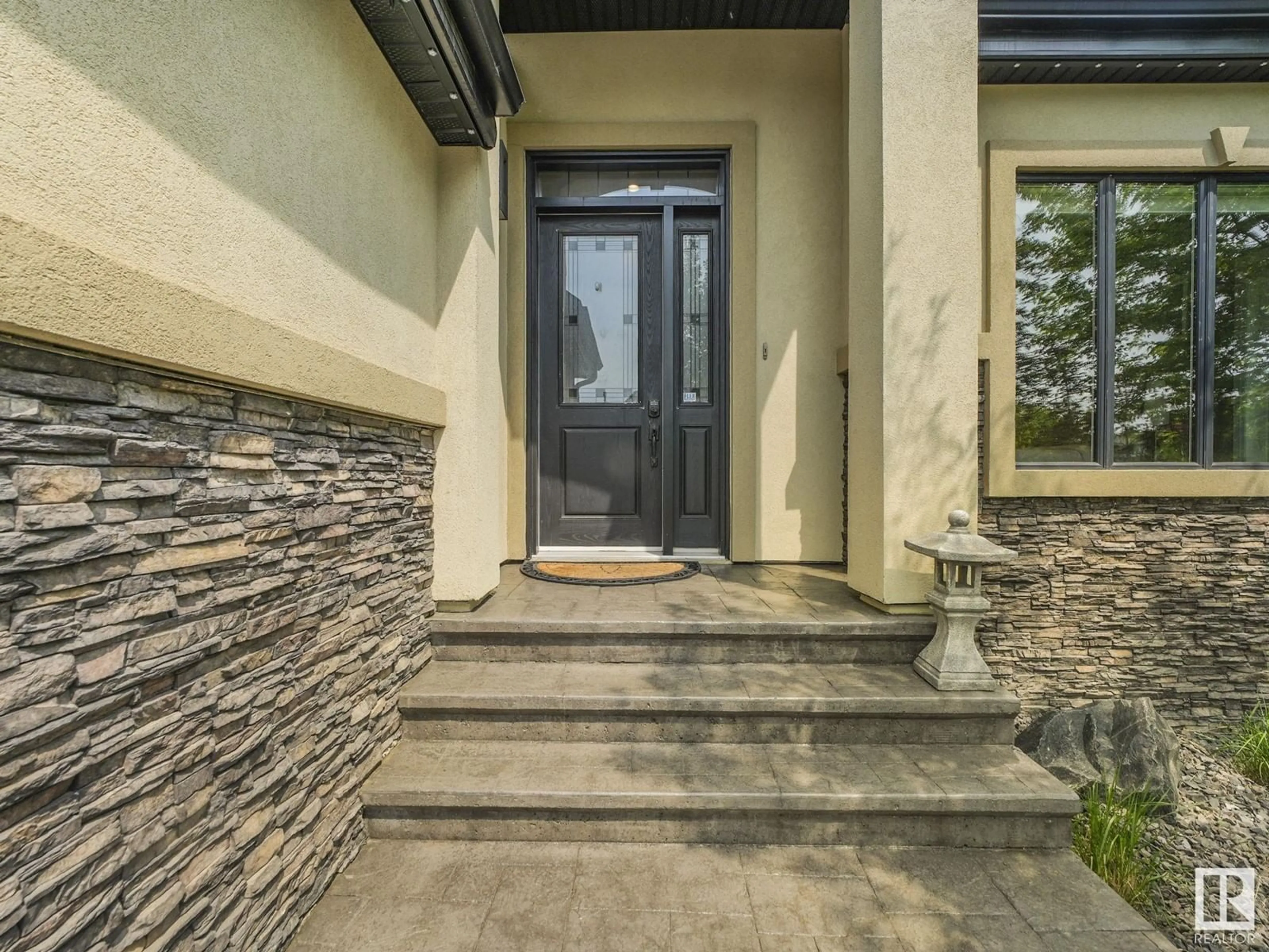 Indoor entryway for 2303 CAMERON RAVINE COVE, Edmonton Alberta T6M0L2