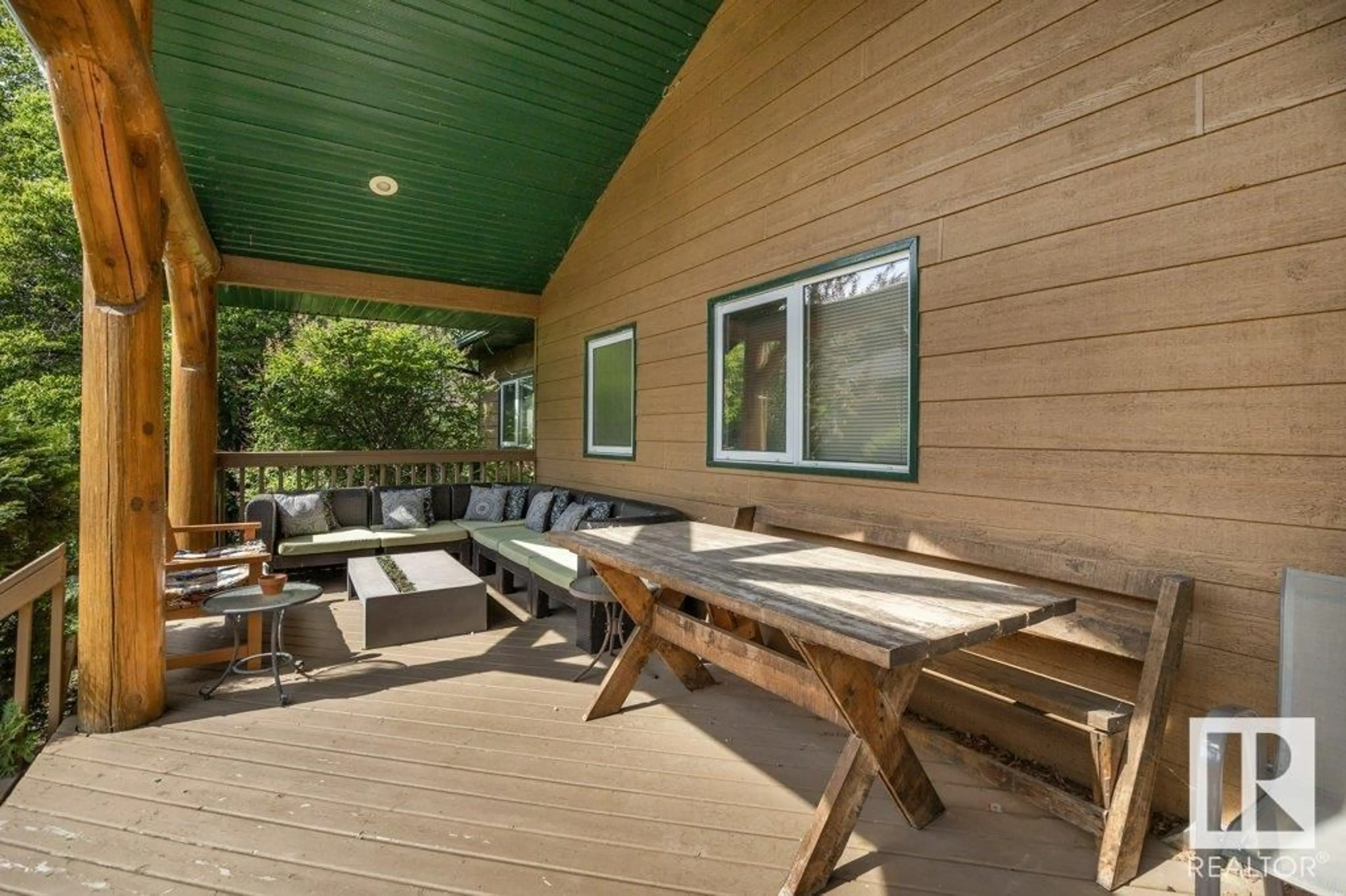 Patio, unknown for 152/154 CRYSTAL SPRINGS DR, Rural Wetaskiwin County Alberta T0C2V0