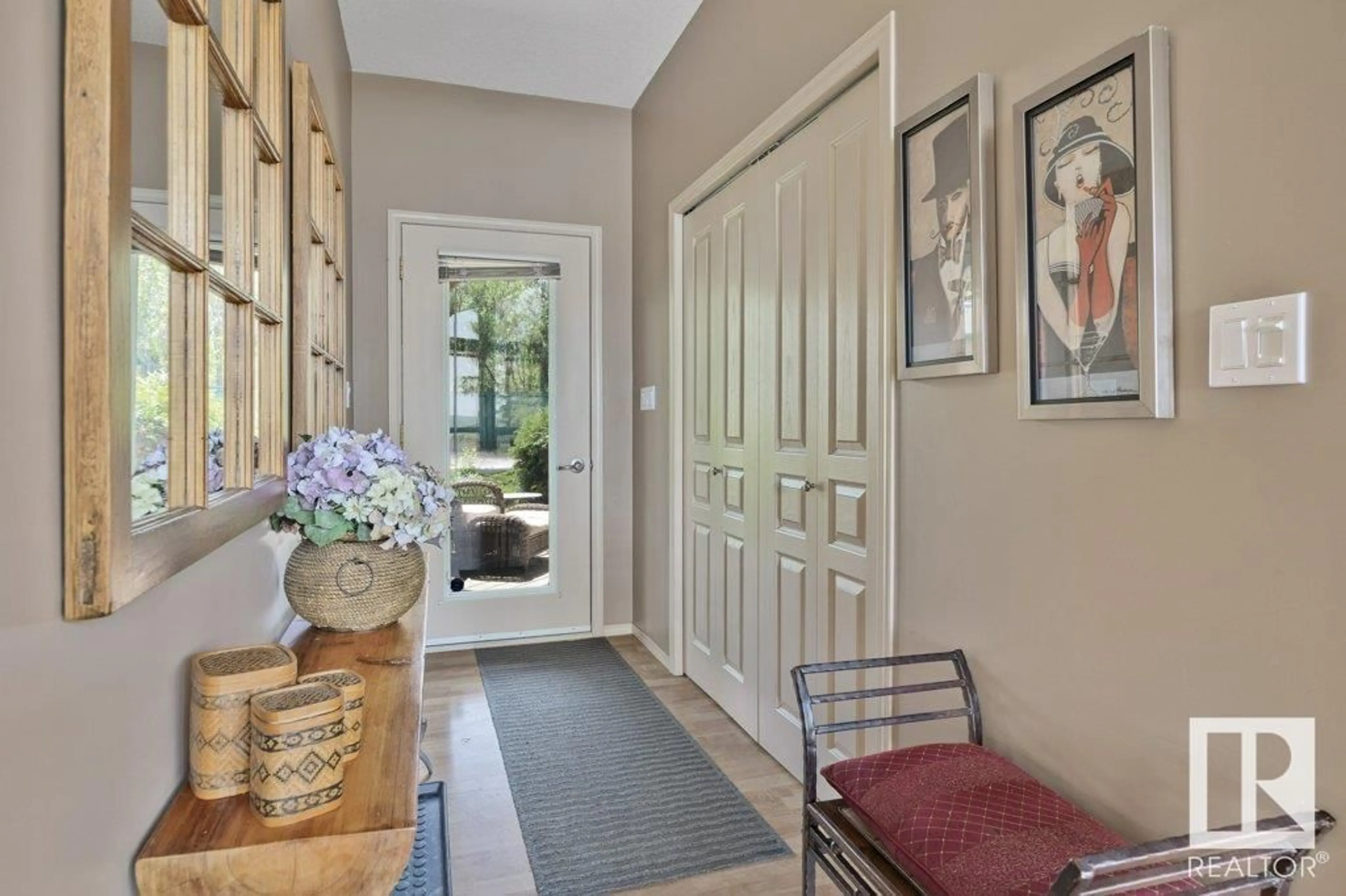 Indoor entryway for 152/154 CRYSTAL SPRINGS DR, Rural Wetaskiwin County Alberta T0C2V0