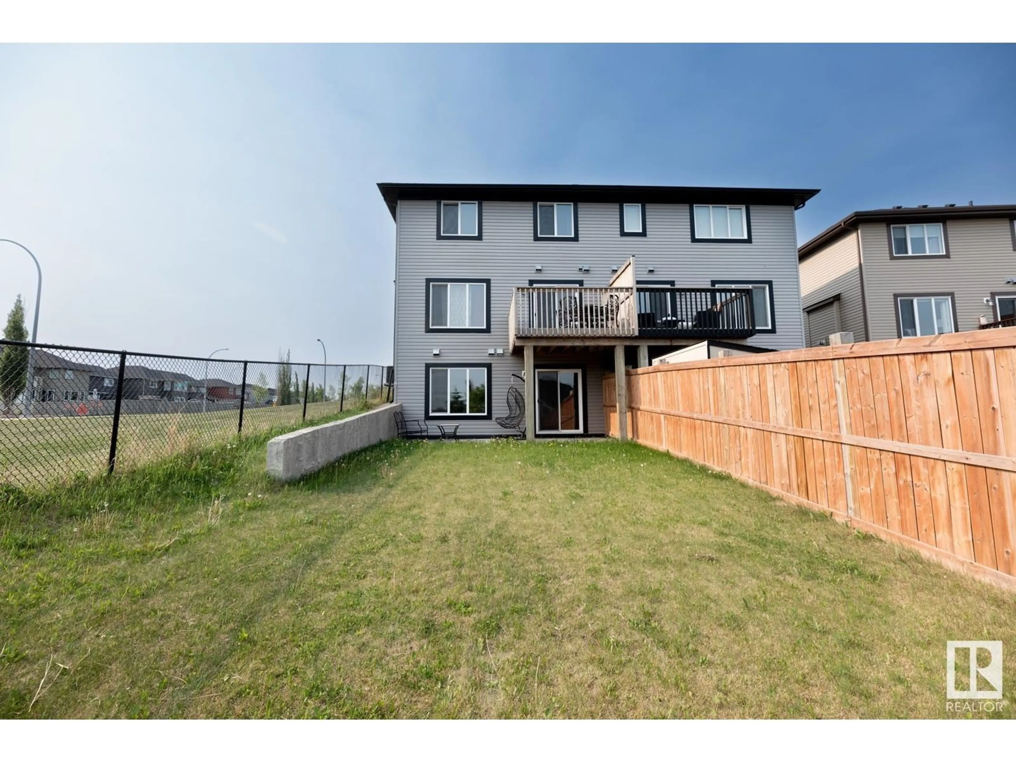 A pic from outside/outdoor area/front of a property/back of a property/a pic from drone, unknown for 87 AVEBURY, Sherwood Park Alberta T8H0Z3