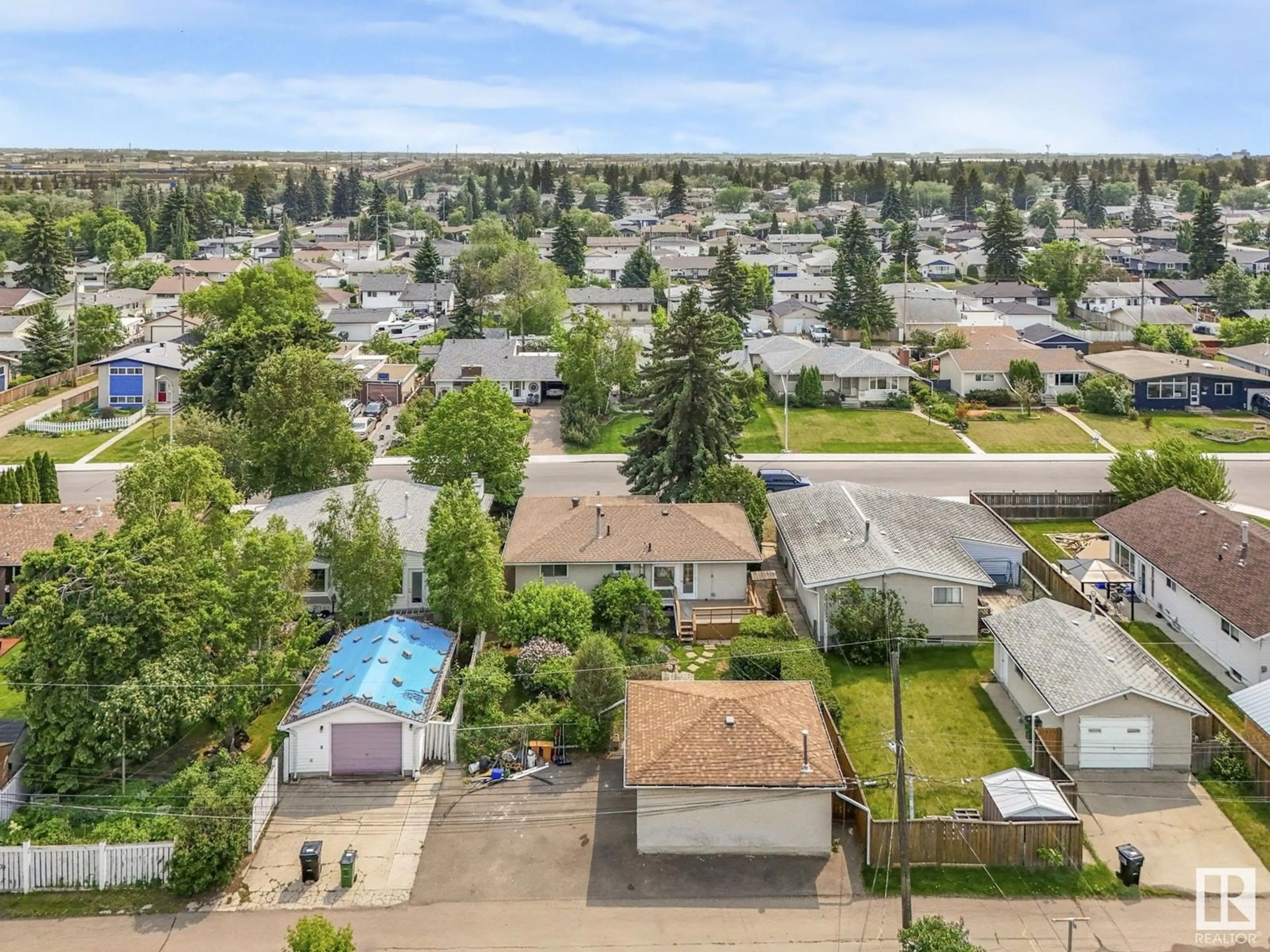 A pic from outside/outdoor area/front of a property/back of a property/a pic from drone, unknown for NW - 5408 92A AV, Edmonton Alberta T6B0T1