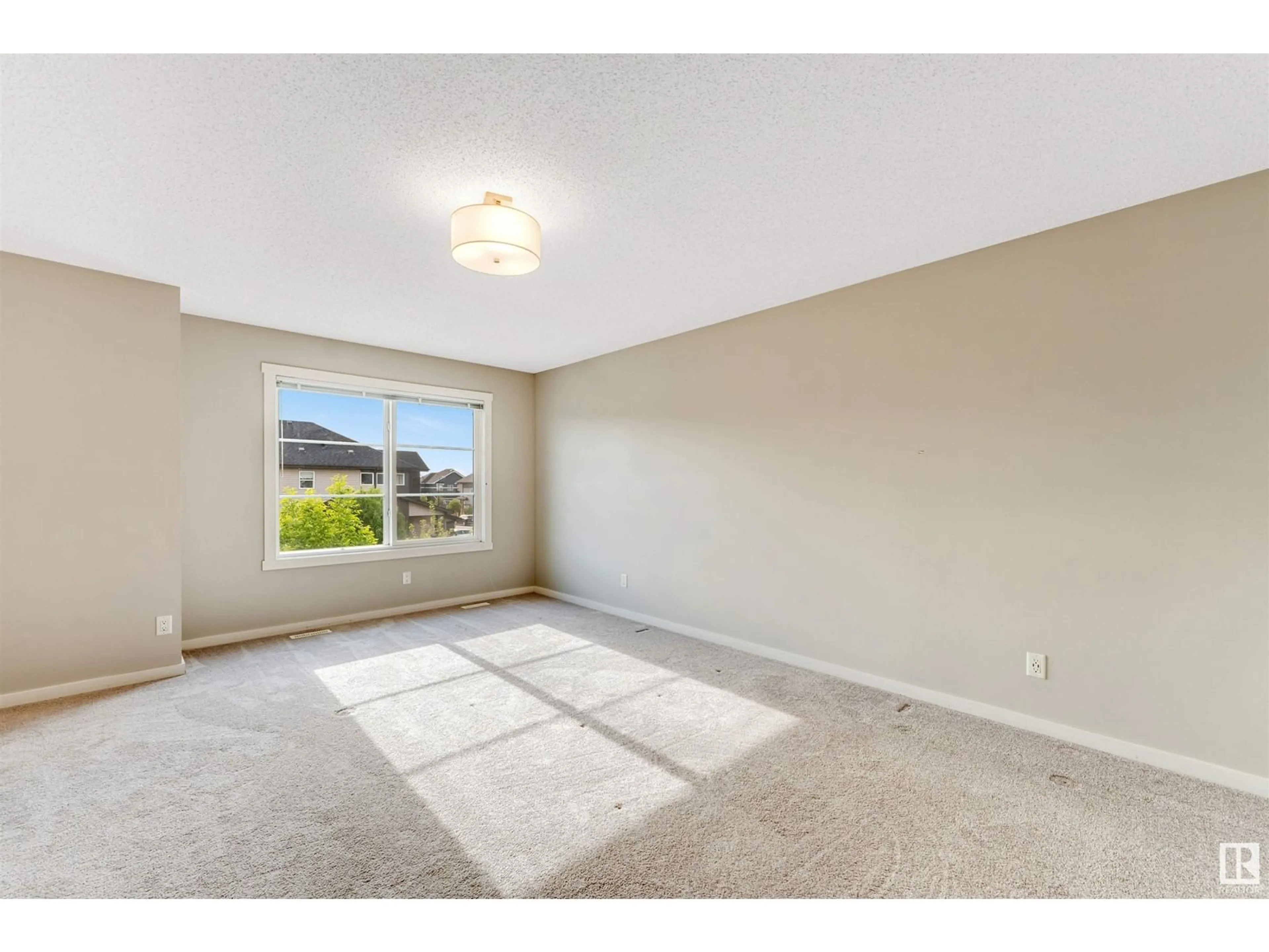 A pic of a room for 707 40 ST, Edmonton Alberta T6X2G4