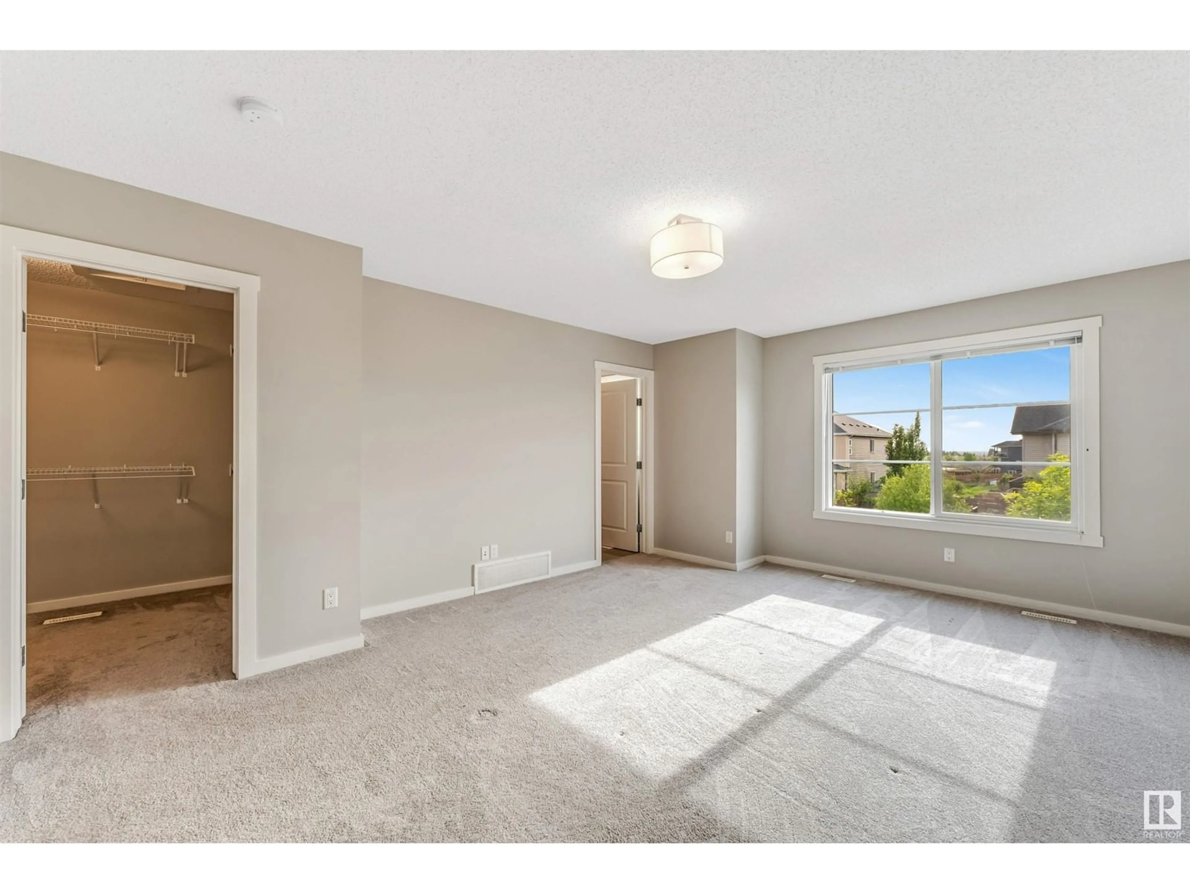 Unknown for 707 40 ST, Edmonton Alberta T6X2G4