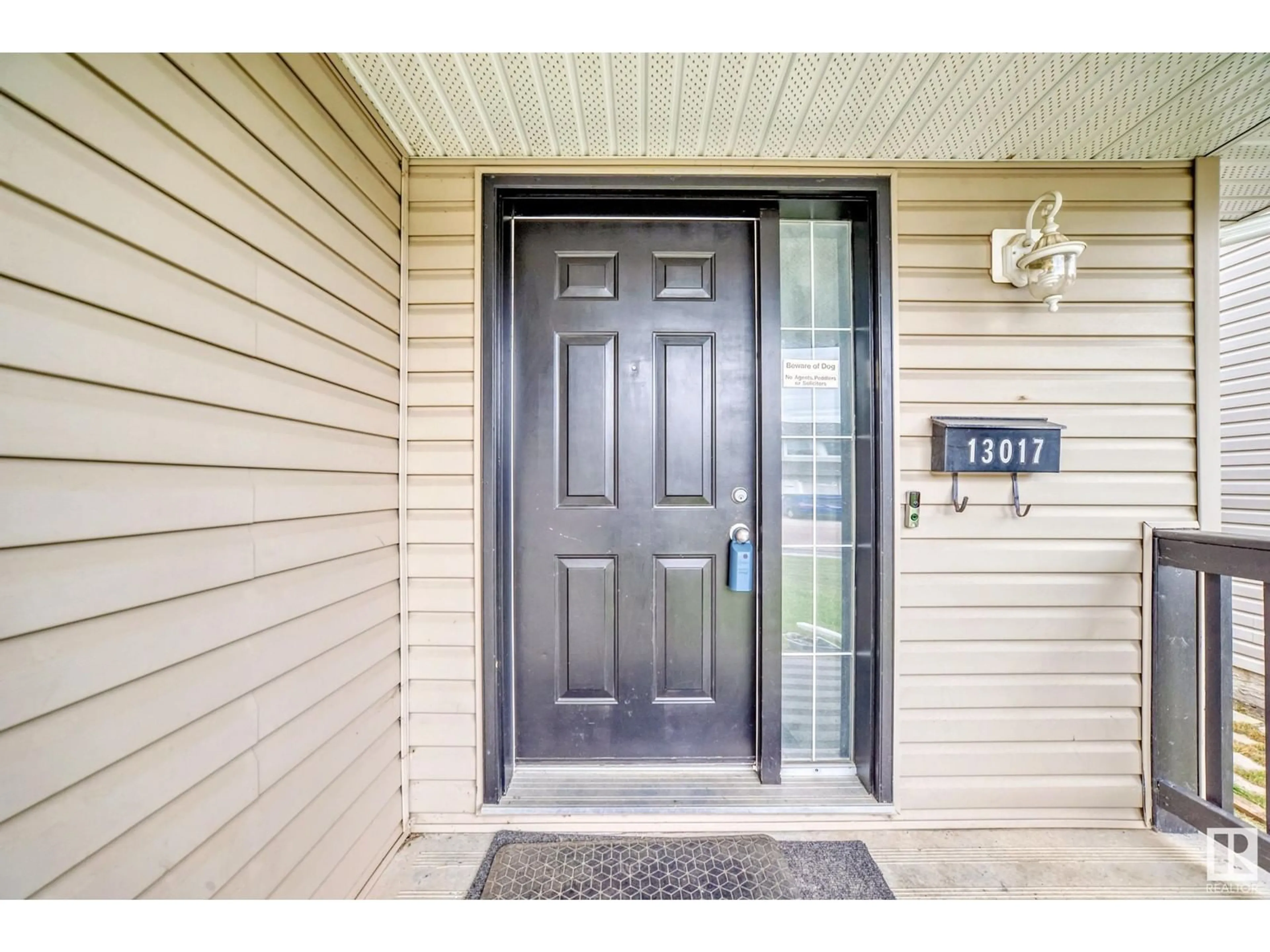 Indoor entryway for NW - 13017 162 A AV, Edmonton Alberta T6V1X7