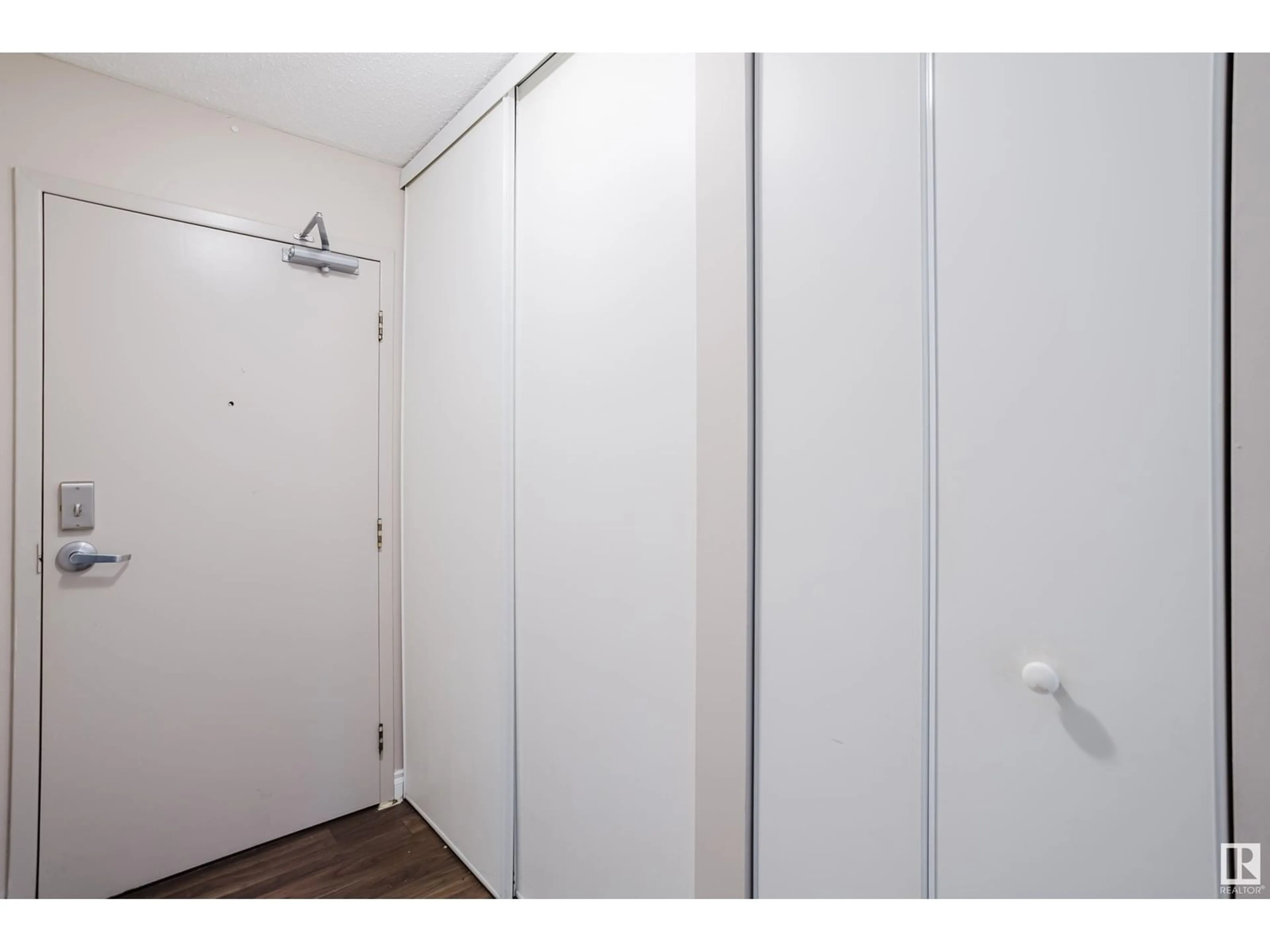 Unknown for #302 - 11324 97 ST, Edmonton Alberta T5G1X4