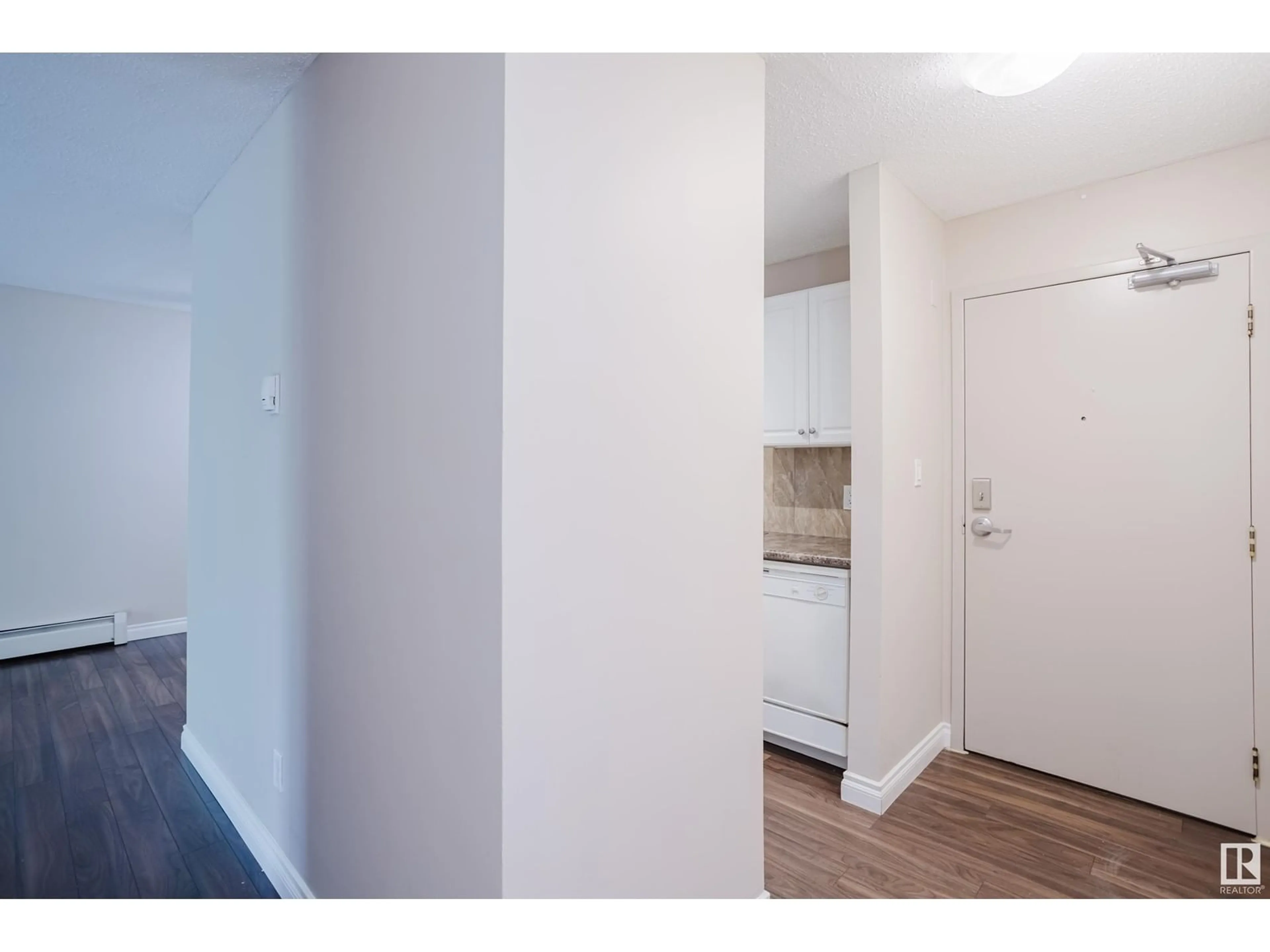 Unknown for #302 - 11324 97 ST, Edmonton Alberta T5G1X4
