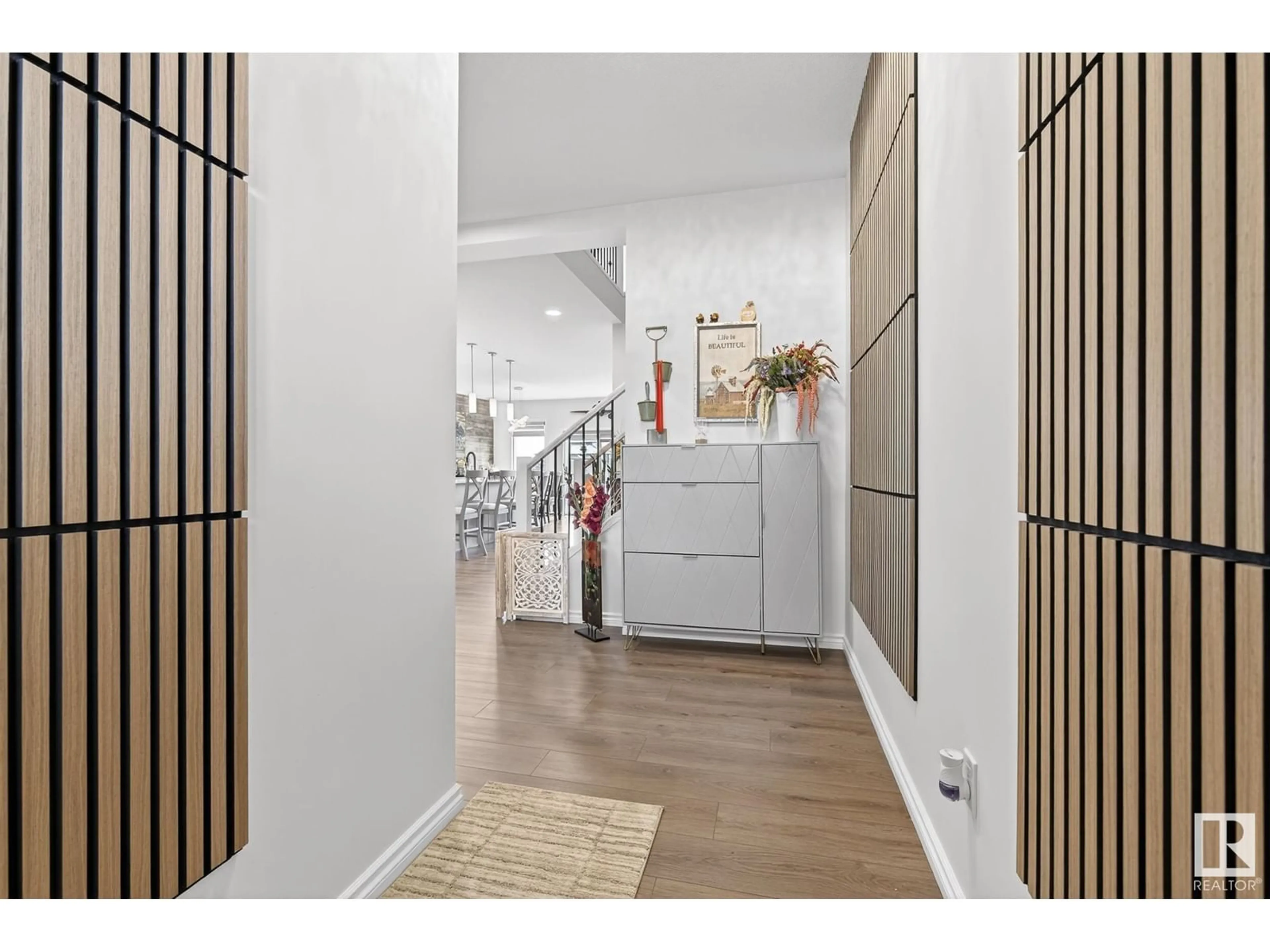 Indoor entryway for NW - 20023 26 AV, Edmonton Alberta T6M1K3