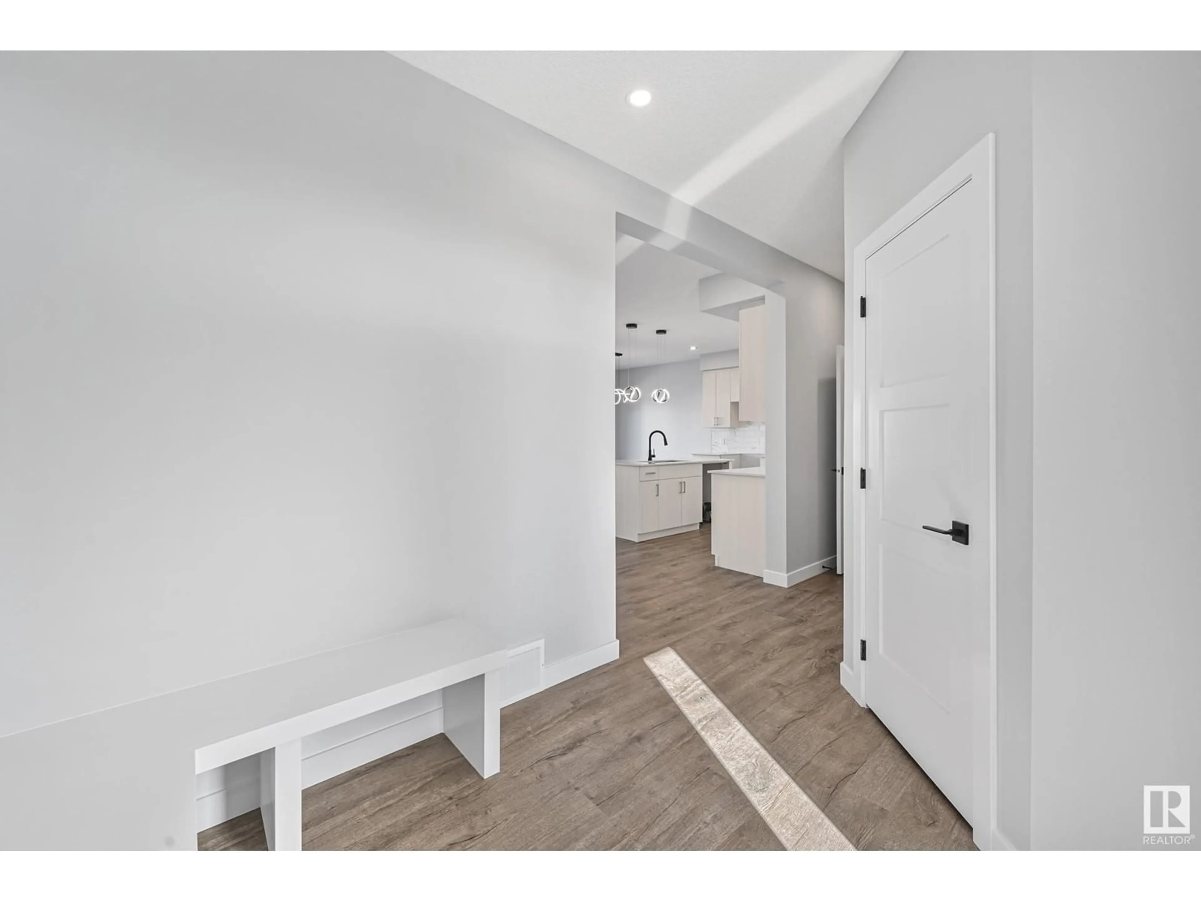 Indoor entryway for 76 MAPLE CR, Gibbons Alberta T0A1N0